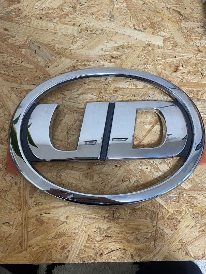 Amazon.co.jp: udクオントラックス エンブレム : 車＆バイク