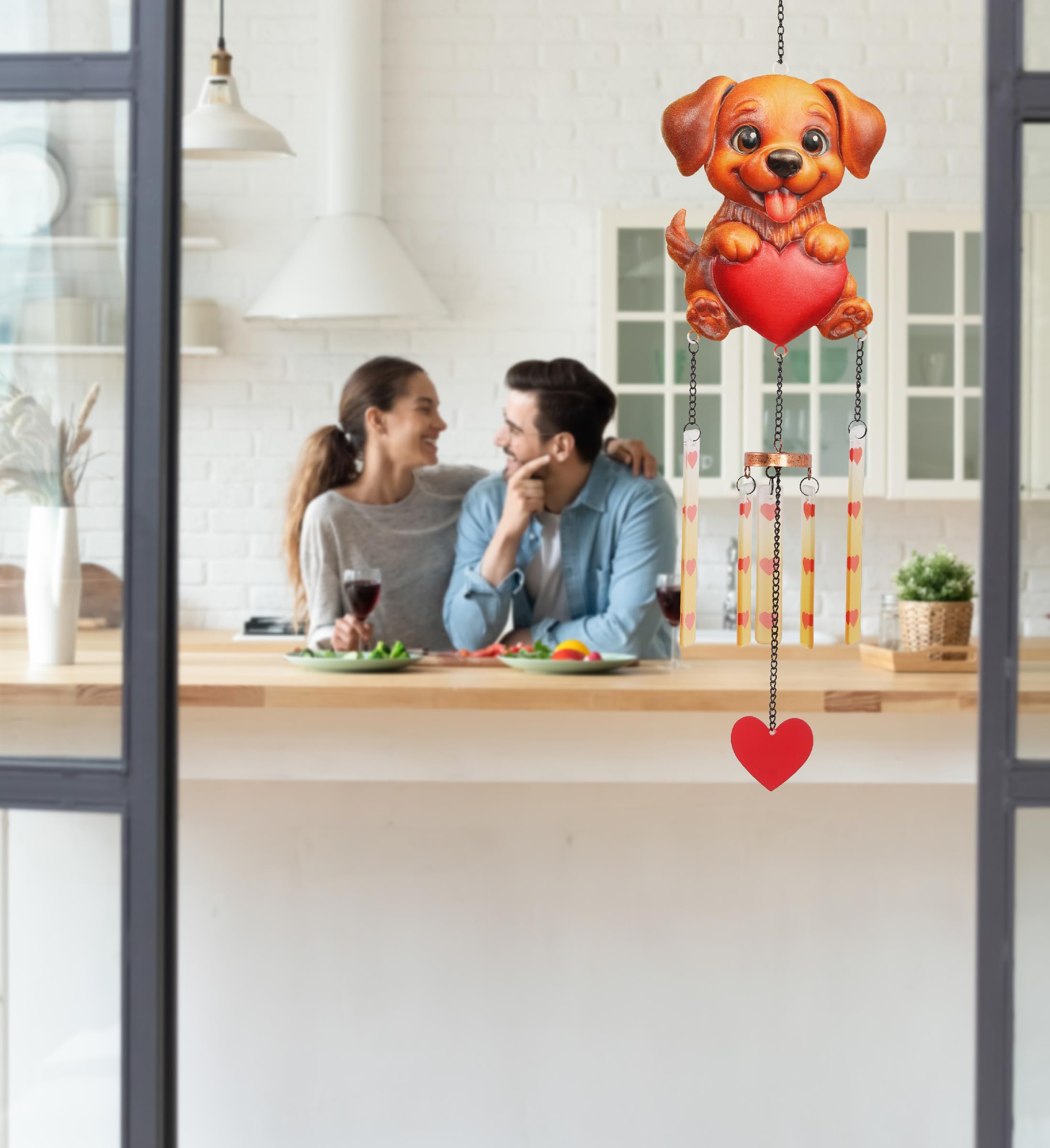 CoTa Global Puppy Love Carillon à vent – Décoration à suspendre en métal et verre faite à la main, chiot marron avec cœur rouge et tubes d'accentuation en cuivre, décoration d'intérieur et d'extérieur