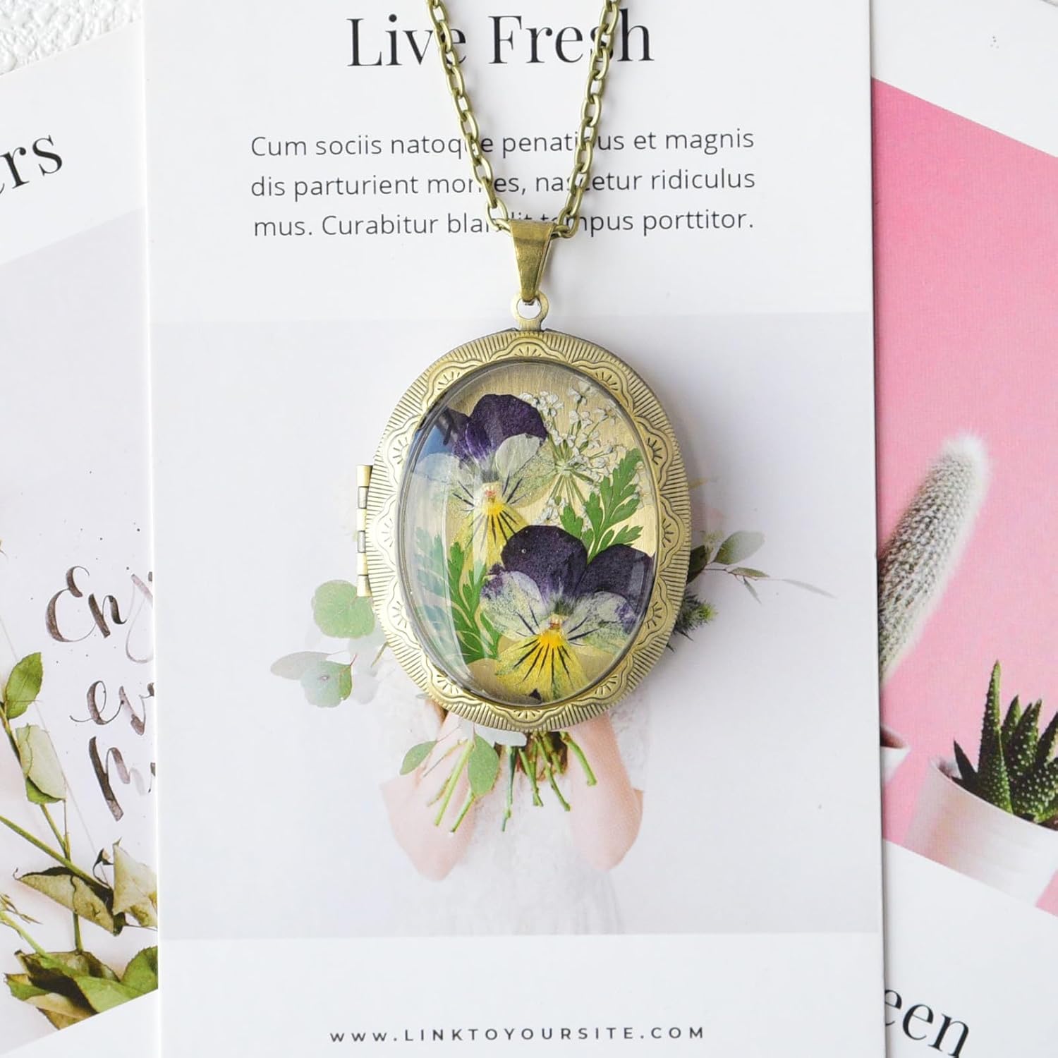 Vintage Photo Locket Necklace Handmade Pressed Flower Locket Necklace for Women