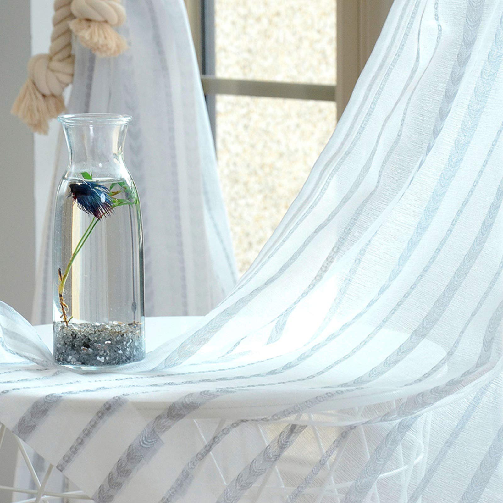 Rideaux de fenêtre en tulle rayé blanc pour éliminer le vis-à-vis