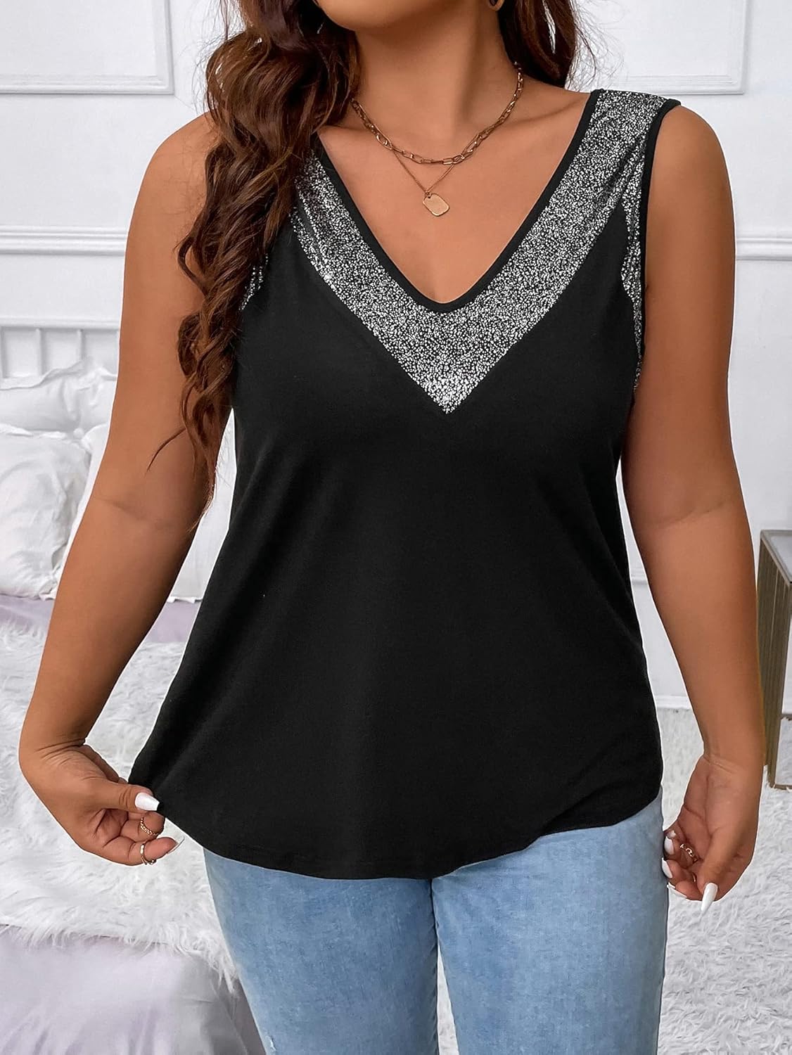 SOLY HUX Women's Plus Size Glitter V Neck Sleeveless Tank Top Casual Summer Tops - Image 4