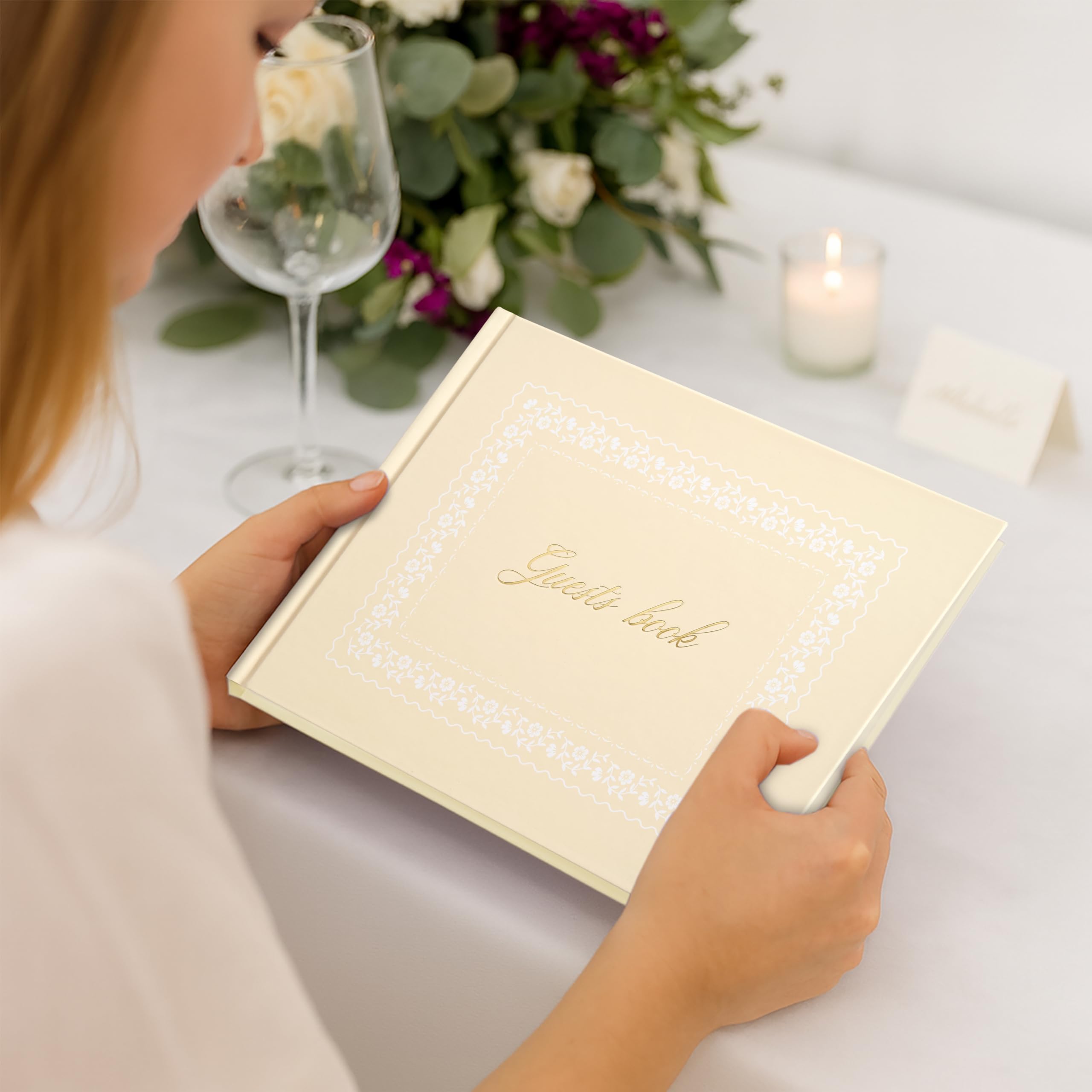 &And Per Se Gästebuch Hochzeit - Elegantes Gästebuch für Hochzeitsempfänge, Babypartys, Geburtstage & besondere Anlässe, Hardcover Anmeldebuch mit leeren linierten Seiten & Foto-Punkten (Beige mit