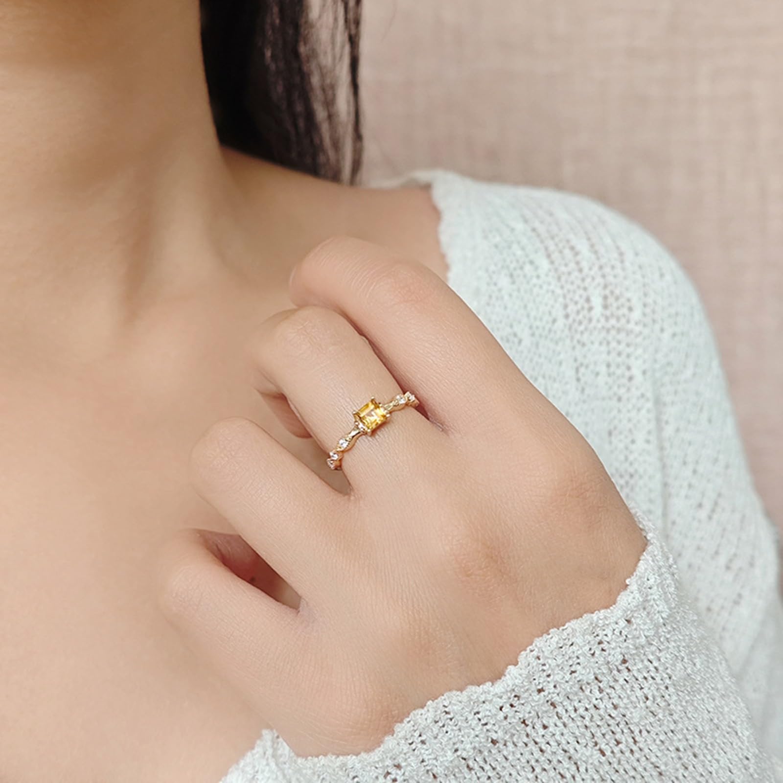 Frauen Gelbgold Damen Trauring mit quadratischem Citrin und Moissanit
