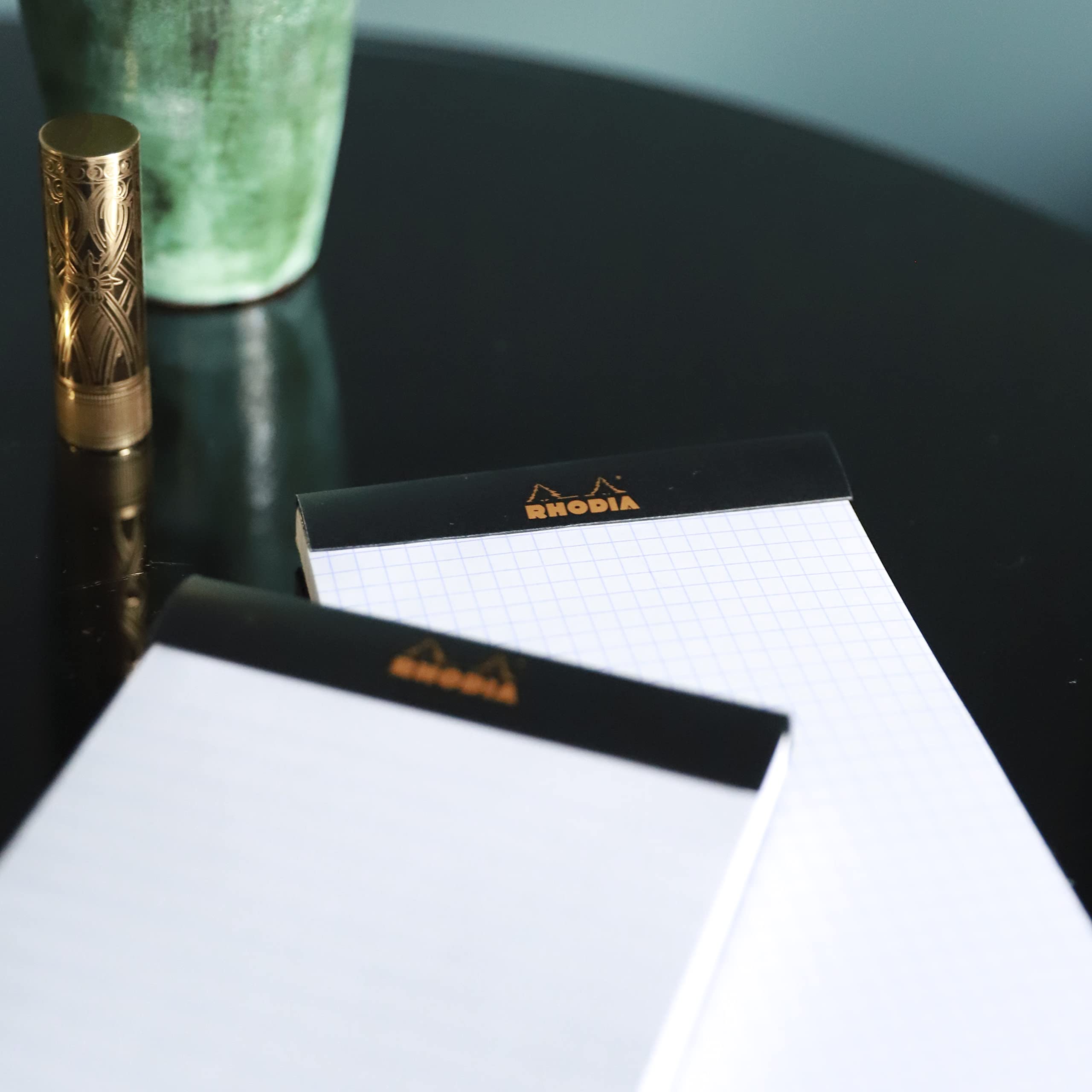 RHODIA 166009C - Bloc-Notes Agrafé N°16 Black - A5 - Ligné - 80 Feuilles Détachables - Papier Clairefontaine Blanc 80 g/m² - Couverture en Carte Enduite - Paquet de 10 blocs