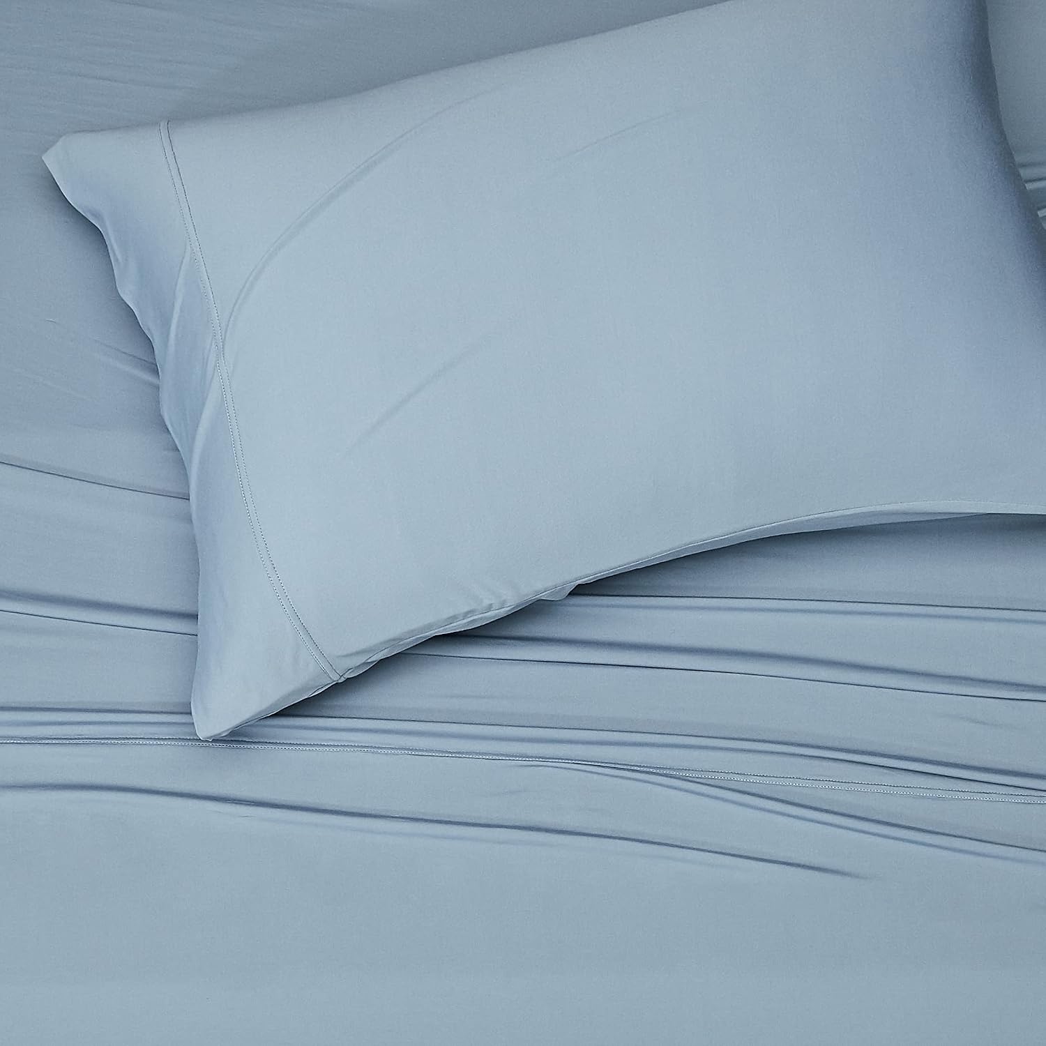 Amazon Basics Performance Brushed Microfiber Bed Sheet Set, Moisture Wicking and Cooling, 4-Way-Stretch - Twin, Spa Blue