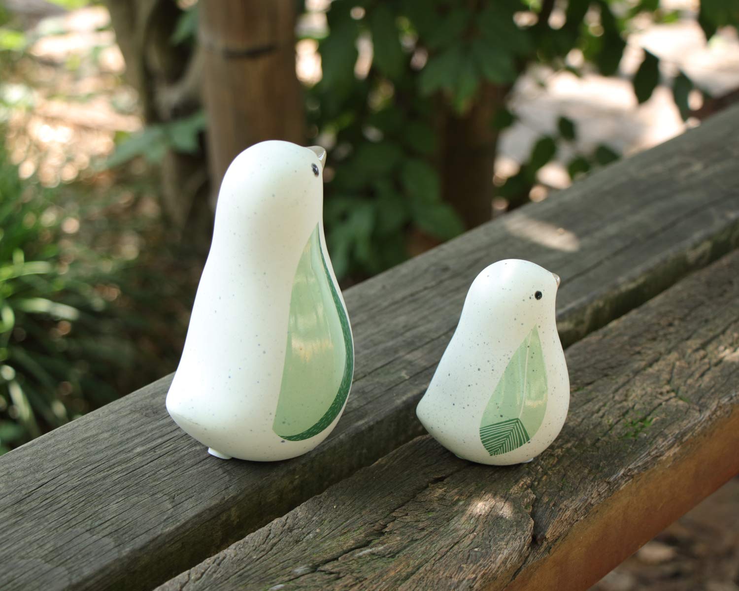 Décoration Maison Oiseaux Lot De 2 Figurines Oiseaux En Céramique - Assis Avec Ailes Vertes, Déco Maison Ou Jardin Statuette Jardin