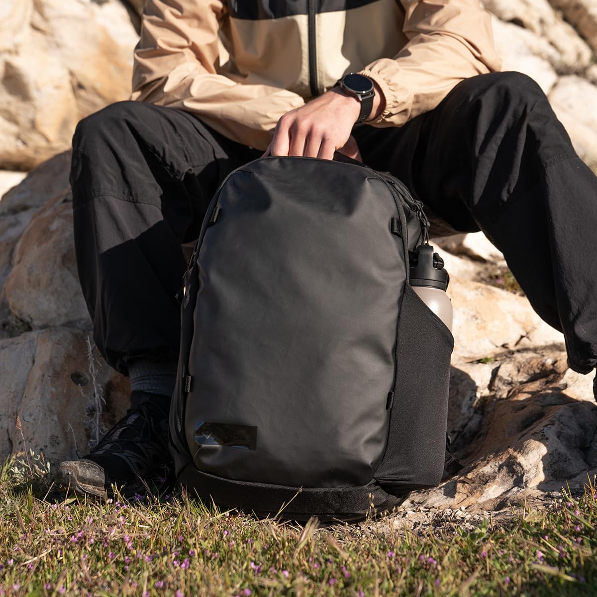 WANDRD NIMBUS 18L: mochila de viaje ligera para hombres y mujeres, resistente a la intemperie, correas acolchadas para los hombros, bolsa para laptop