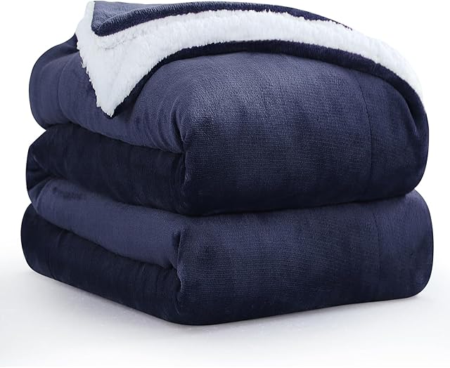 Aisbo Sherpa Fleece Blanket Large Throws - Thick Warm Soft Navy Blue Throw Blanket for Bed, 220x240cm Fluffy Microfiber Solid Queen Size Blankets for Sofas Couch