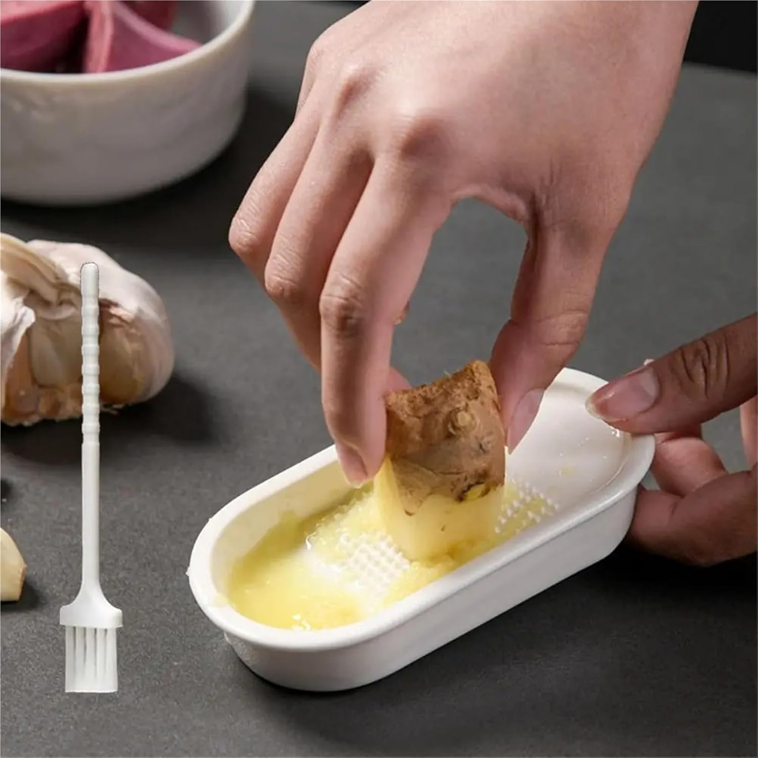 Manual Ceramic Ginger Grater with Angled Grinding Surface, Garlic and Vegetable Mincer for Kitchen Side Dish Preparation(White-L)