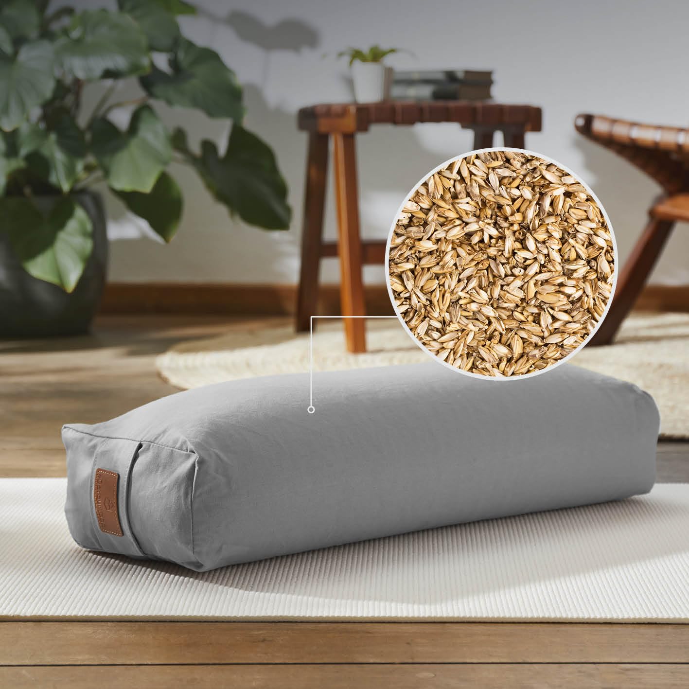 Bolster Yoga angolare »Paravati« con pula di Farro bio/Lung. ca 67cm e ca. 13cm Altezza - Ideale Come Cuscino Yoga/Cuscino zafu/Cuscino Meditazione/Supporto Meditazione. 100% Cotone- Grigio Cemento