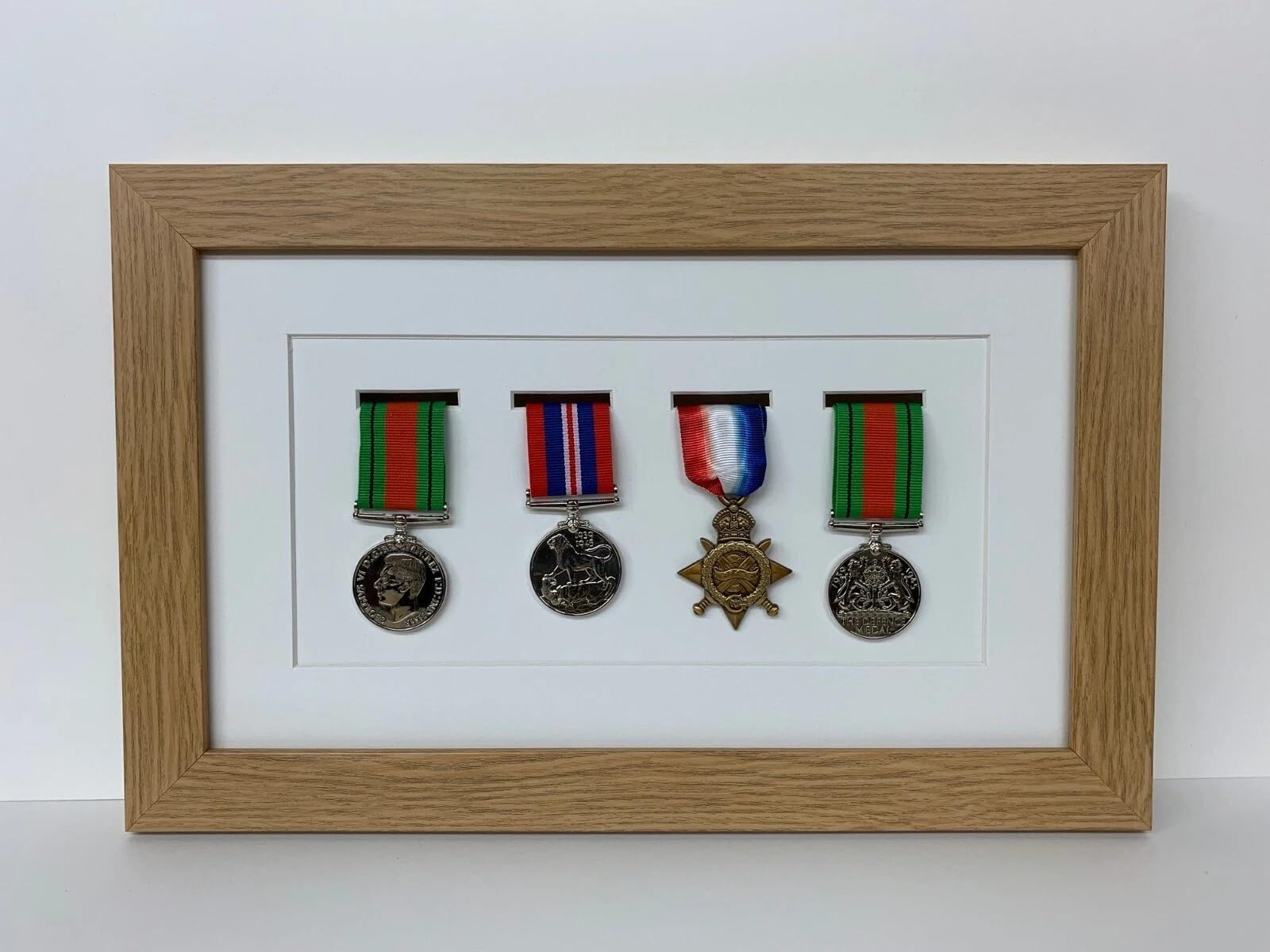 Kwik Picture Framing Ltd 4 Medal Military World War Display Frame 40x26cm, White Mount - Military Shadow Box Display Case | Army Navy RAF Memorabilia Wall Holder