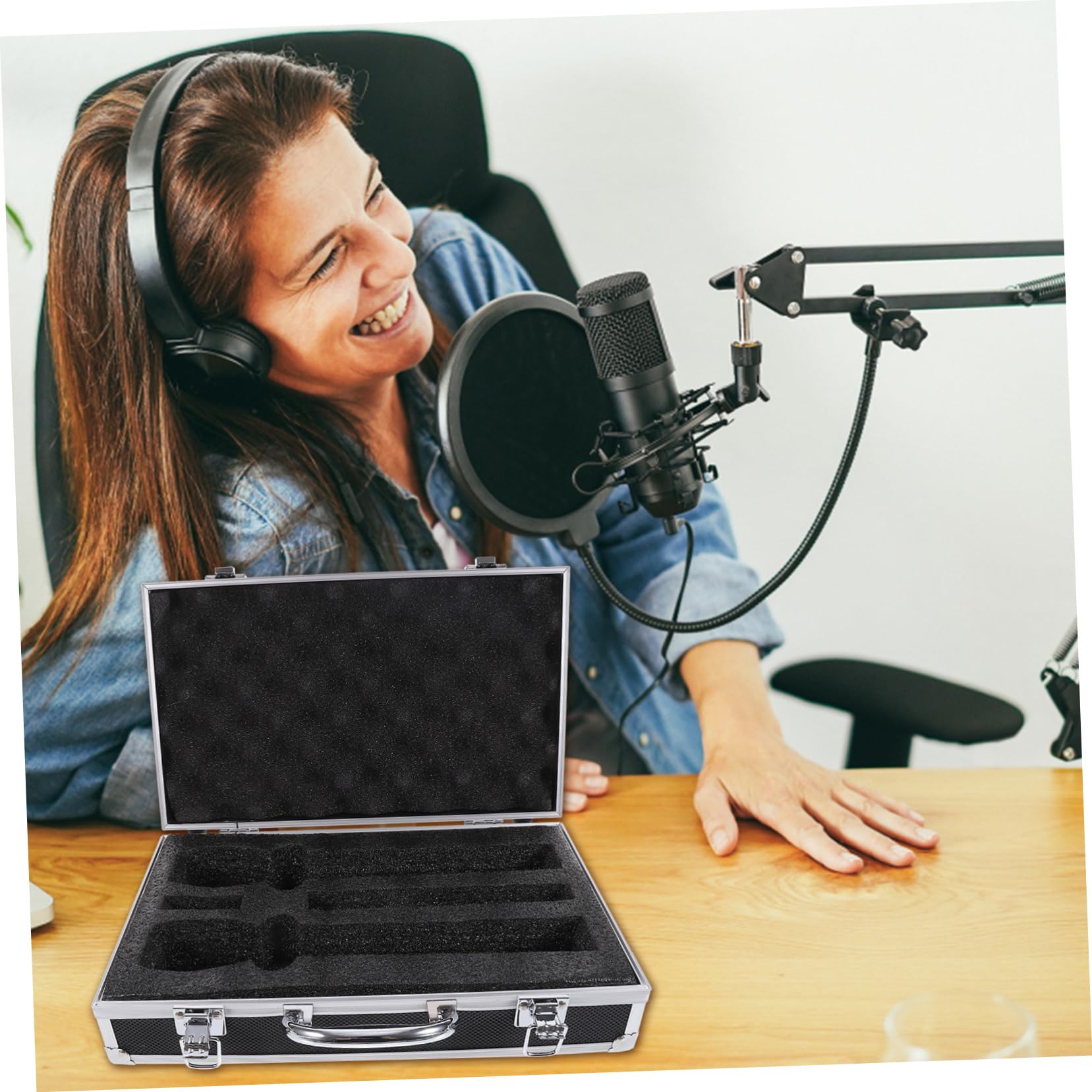 Valigetta Rigida per Microfoni Wireless, Custodia da 2 Posti Nero | Struttura Multi-slot, Lega di Alluminio e Spugna, Protezione e Alloggio per Sala Karaoke e Registrazione