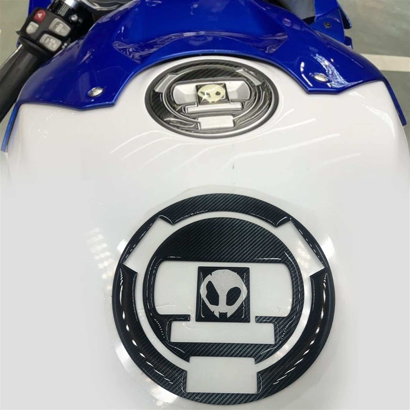Autocollant bouchon réservoir carbone 3D BMW S1000RR balade moto trackday