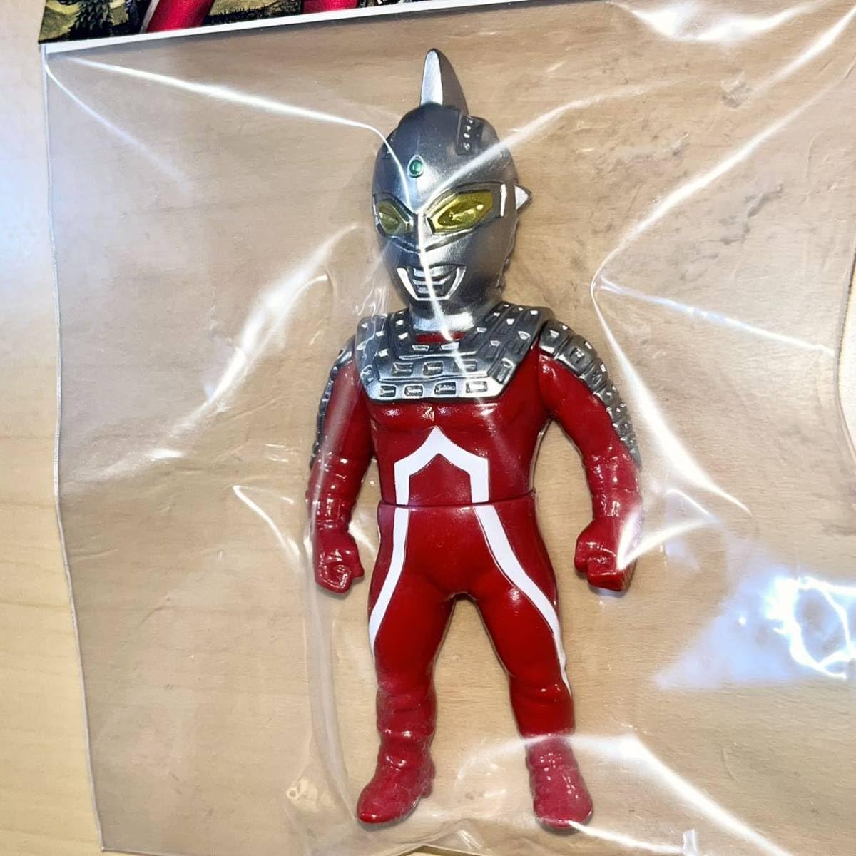 Amazon.co.jp: MAXTOY ウルトラセブン One up. ウ ルトラマン ソフビ