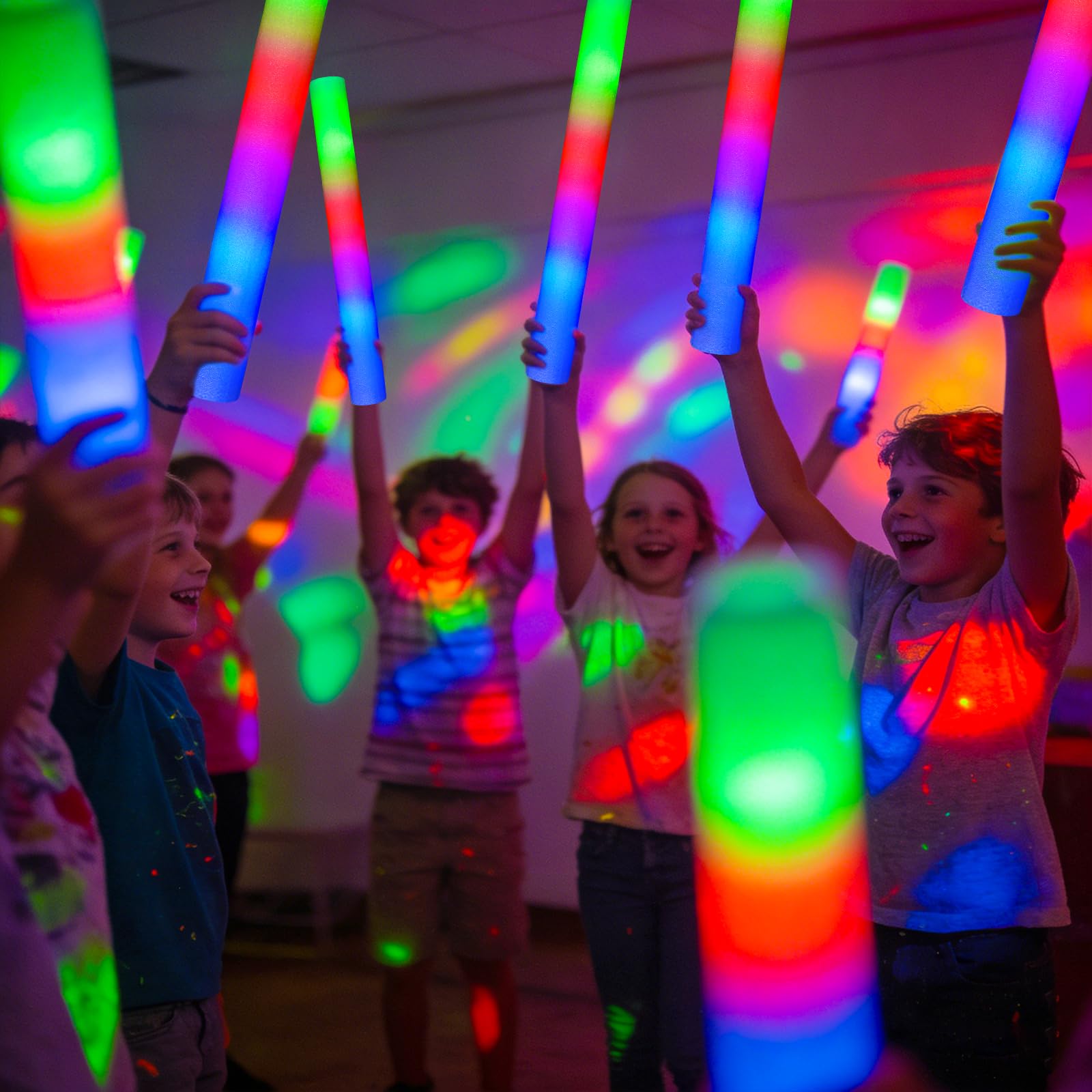SHQDD 72 bastoncini luminosi in schiuma, si illuminano al buio per feste con 3 modalità lampeggianti colorate, confezione per feste per matrimoni, compleanni, rave, concerti, Capodanno, carnevale