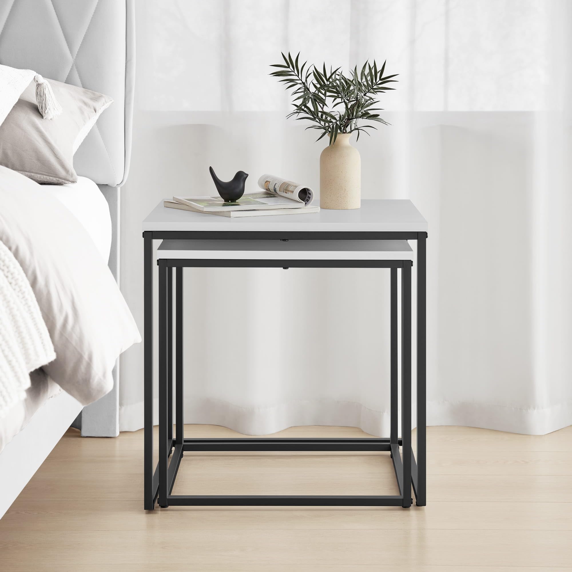 Couchtisch quadratisch 2er Set für Wohnzimmer – Beistelltische im Loft-Design, ineinander schiebbar, Sofatische aus Holzwerkstoff und Stahl, modern, platzsparend (Weiß)