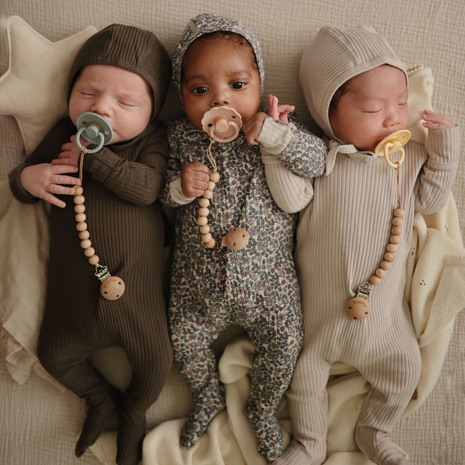 FRIGG Daisy Chupete 2-Pack | Chupete de silicona | Sin BPA | Fabricado en Dinamarca | Tetina simétrica tipo cereza | (Cream/Blush, Talla 2 (6-18 Meses)) - 3