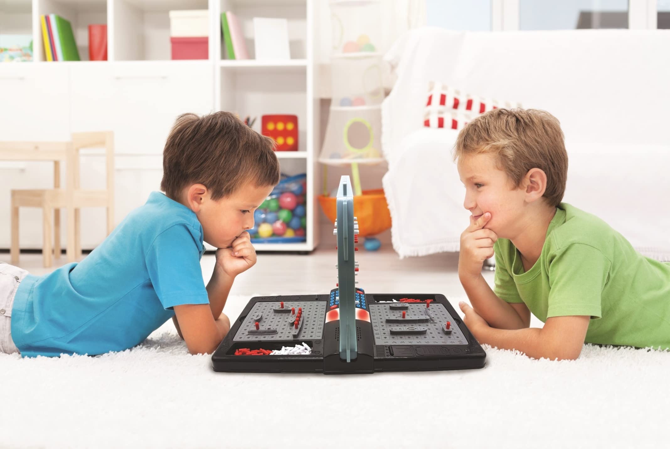 Lexibook, Sprechende Seeschlacht (Tschechisch, Polnisch, Ungarisch, Slowenisch), elektronisches Brettspiel 1 oder 2 Spieler, interaktiv, Licht- und Soundeffekte, Strategie, batteriebetrieben, GT2800i2