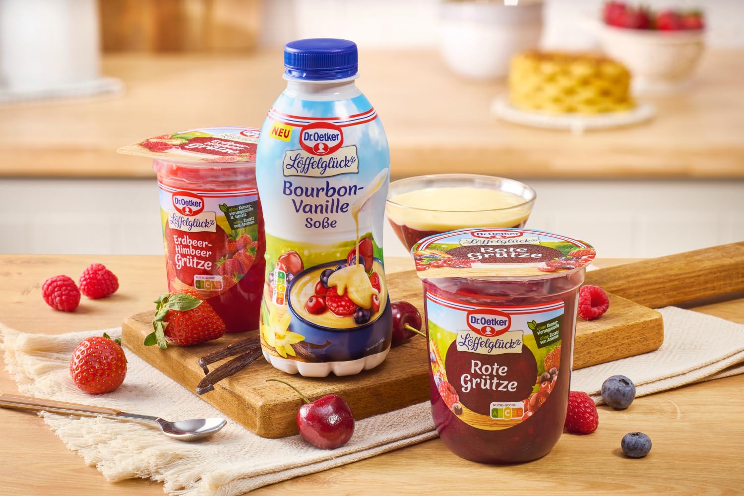 Dr. Oetker Bourbon-Vanille-Soße 500 ml ungekühlt, 10er Pack fertige Vanillesoße in der 500 ml Flasche, cremige Textur und feines Vanillearoma, Vanille-Dessert Soße ohne Kochen ist sofort servierfertig
