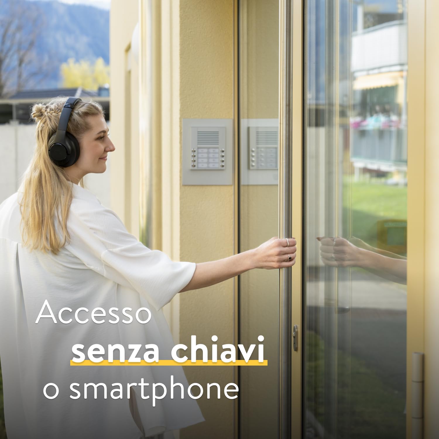 Nuki Opener, serratura elettronica per il condominio, necessario l'uso del Nuki Bridge, comando del citofono tramite smartphone, apriporta automatico case multifamiliari, Smart Home, bianco