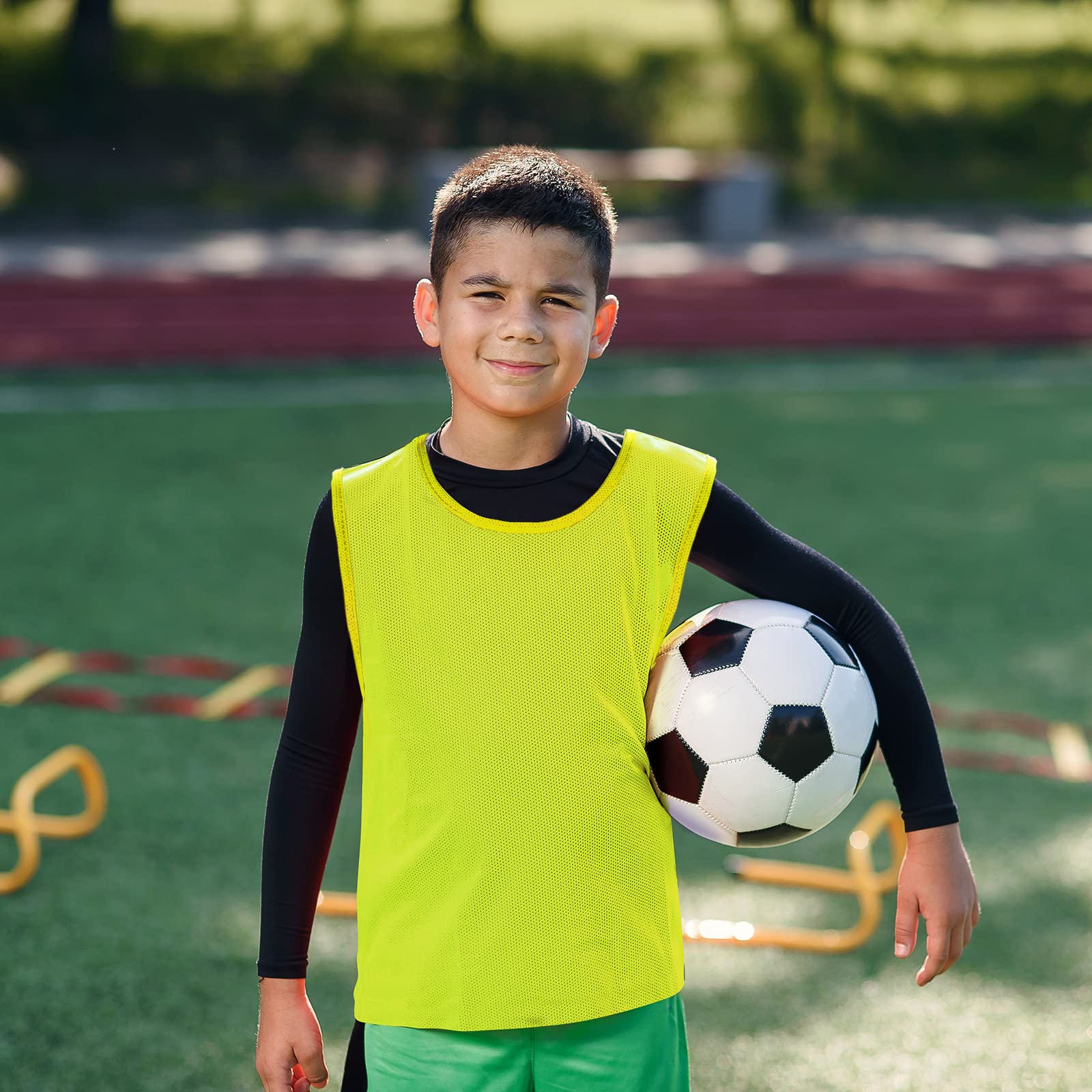 Sintege 24 Gilet di Calcio in Rete Gilet da Allenamento Maglie da Scrimmage di Nylon Pettorine Allenamento a Squadre Pallacanestro Pettorina Calcio per Bambini