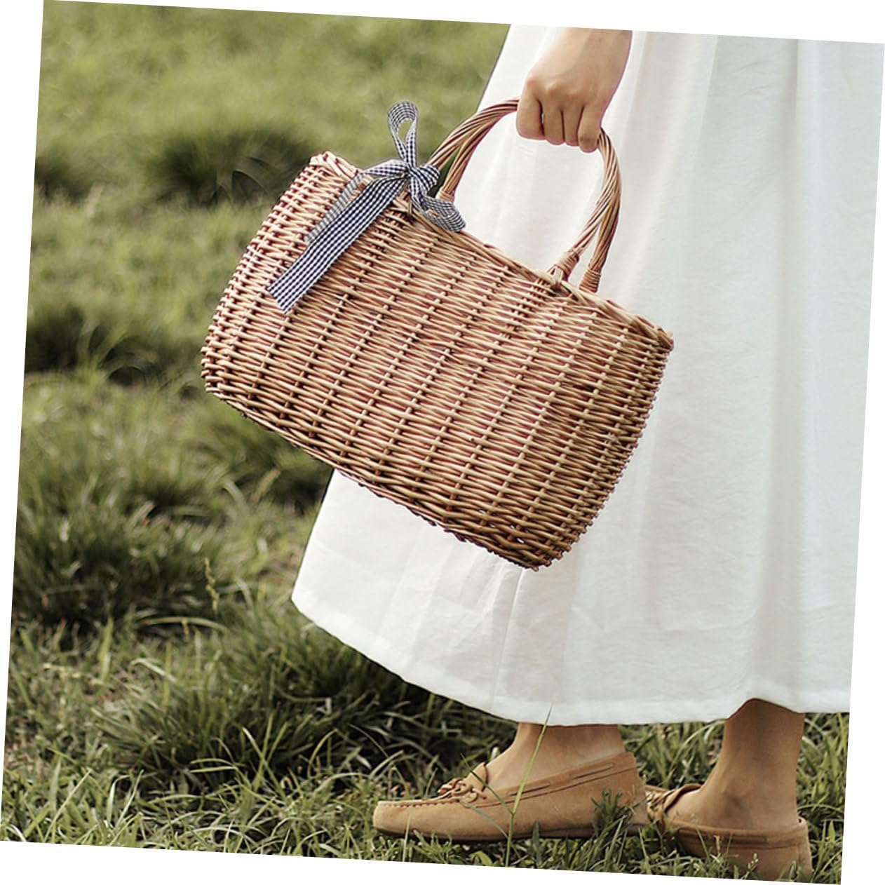 Outdoor Woven Vegetable Basket Chic Handcrafted Storage for Fruits Snacks Flowers Portable Shopping Container with Open Design for Easy Viewing Rustic Vietnamese Style