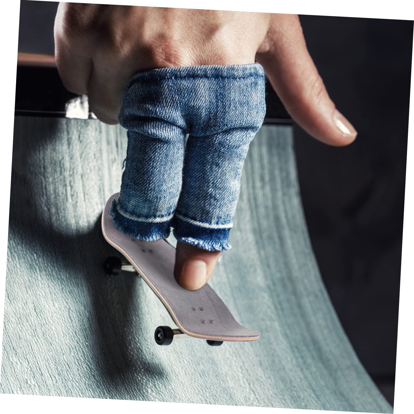 Toddmomy Skateboard Boys and Girls Mini Skateboard Wooden Deck DIY Toy Desktop Decor Party Favor