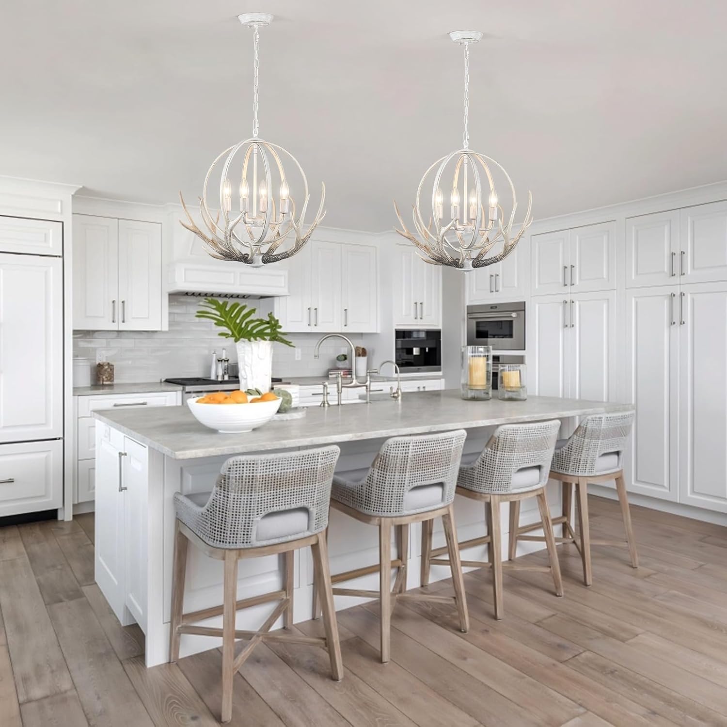 White Antler Chandelier 4-Light Rustic Farmhouse Chandeliers for Dining Room with Resin Deer Globe Chandeliers Vintage Rustic Pendant Lights Kitchen Island Lighting for Foyer Entryway Hallway
