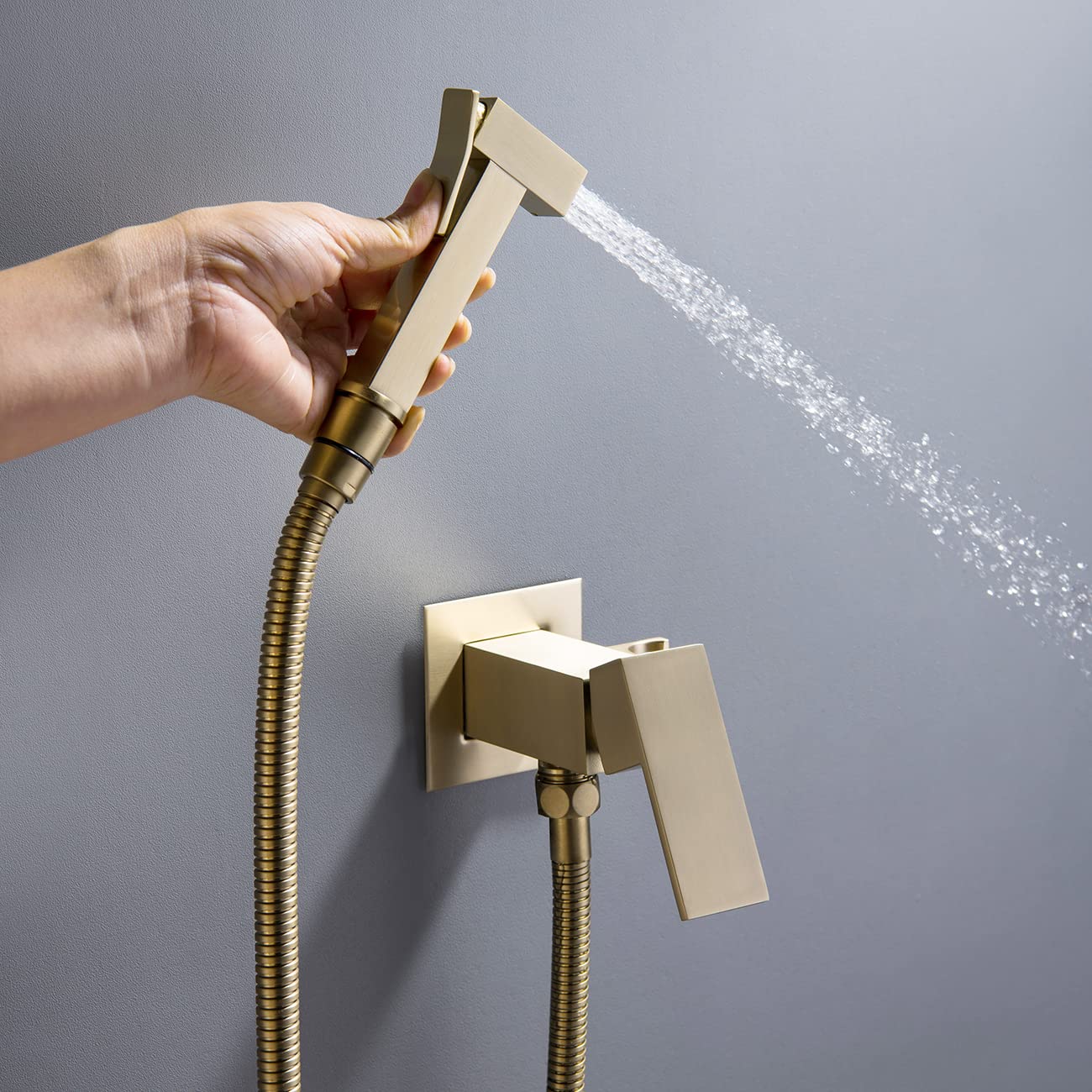 Miscelatore per doccia a scomparsa in ottone dorato spazzolato, set caldo e freddo con soffione per bidet Shataff musulmano montaggio a parete