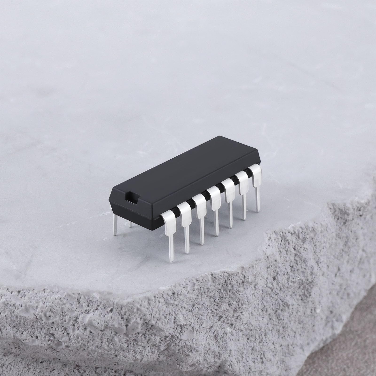 EMSea 10 Pezzi di Circuito Integrato A 14 Pin 74LS74AN SN74LS74AN per Prodotti Elettronici