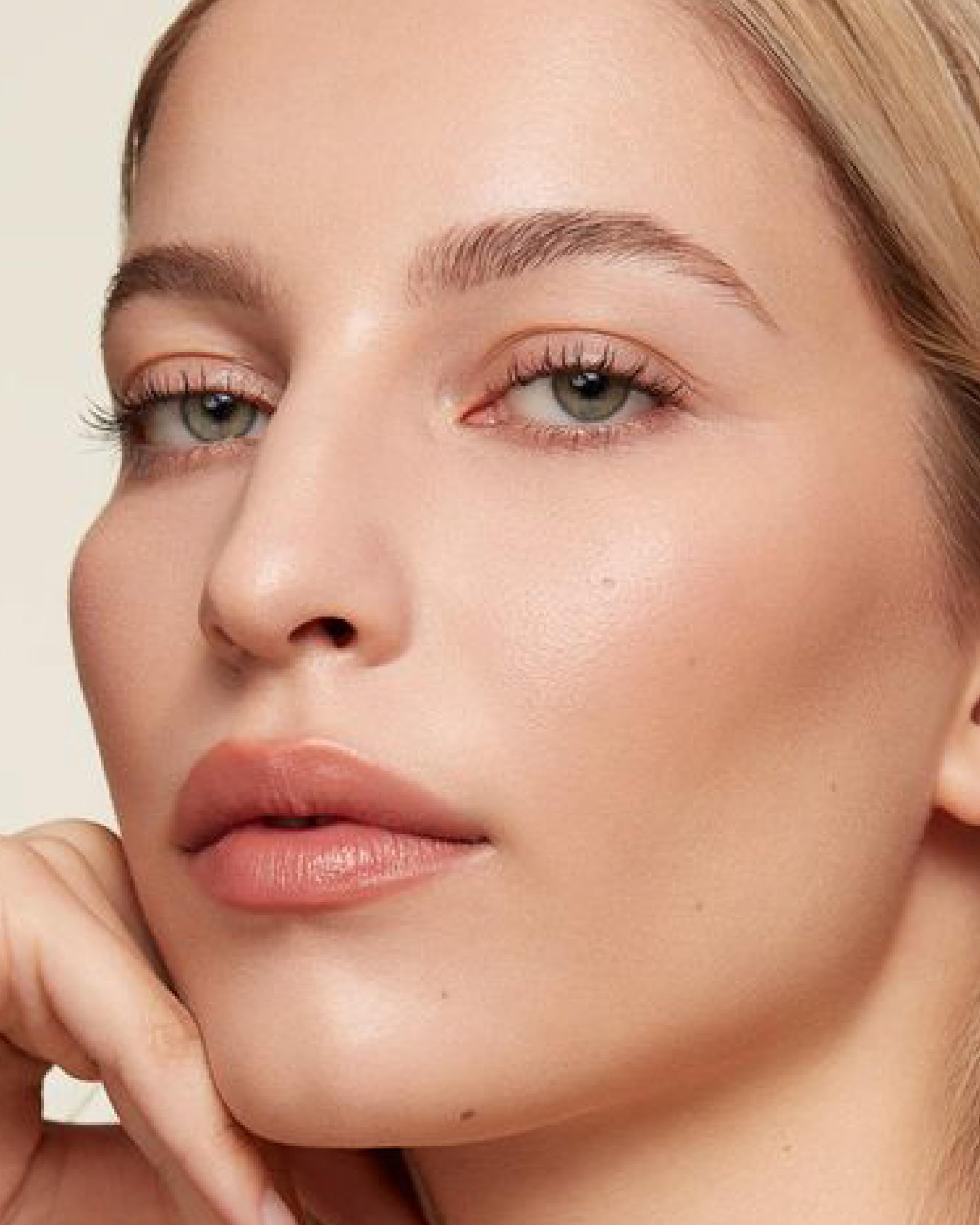 Freshian Sensual Blur Vegan Lipstick (07 Touch, 9.07 g): fórmula de larga duración, lápiz labial mate claro, maquillaje coreano, manteca de karité, vegano. 07 Touch, 1 pieza (1 unidad)