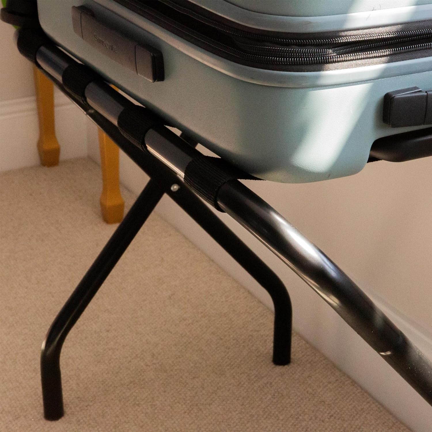 Set di 2 portavaligie pieghevoli con ripiano in metallo, 68 x 38 x 50 cm, portavaligie pieghevole in nero per borse e valigie, portavaligie adatto per camera, albergo