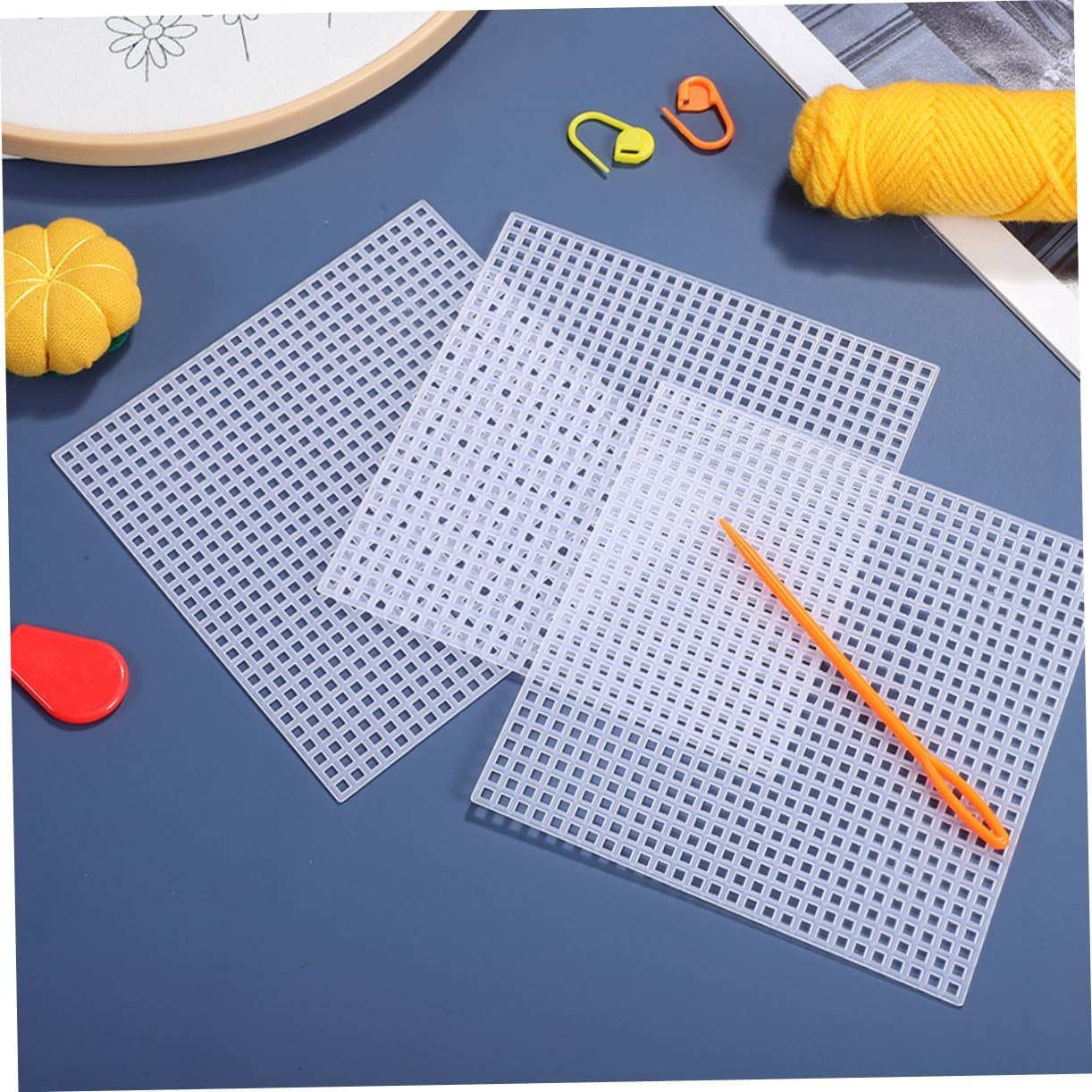 HOMSFOU 10Pcs Plastic Mesh Canvas Sheets for DIY Projects Versatile Crafting Tool for Beginners and Experts Washable and Reusable for Embroidery and Yarn Crafting