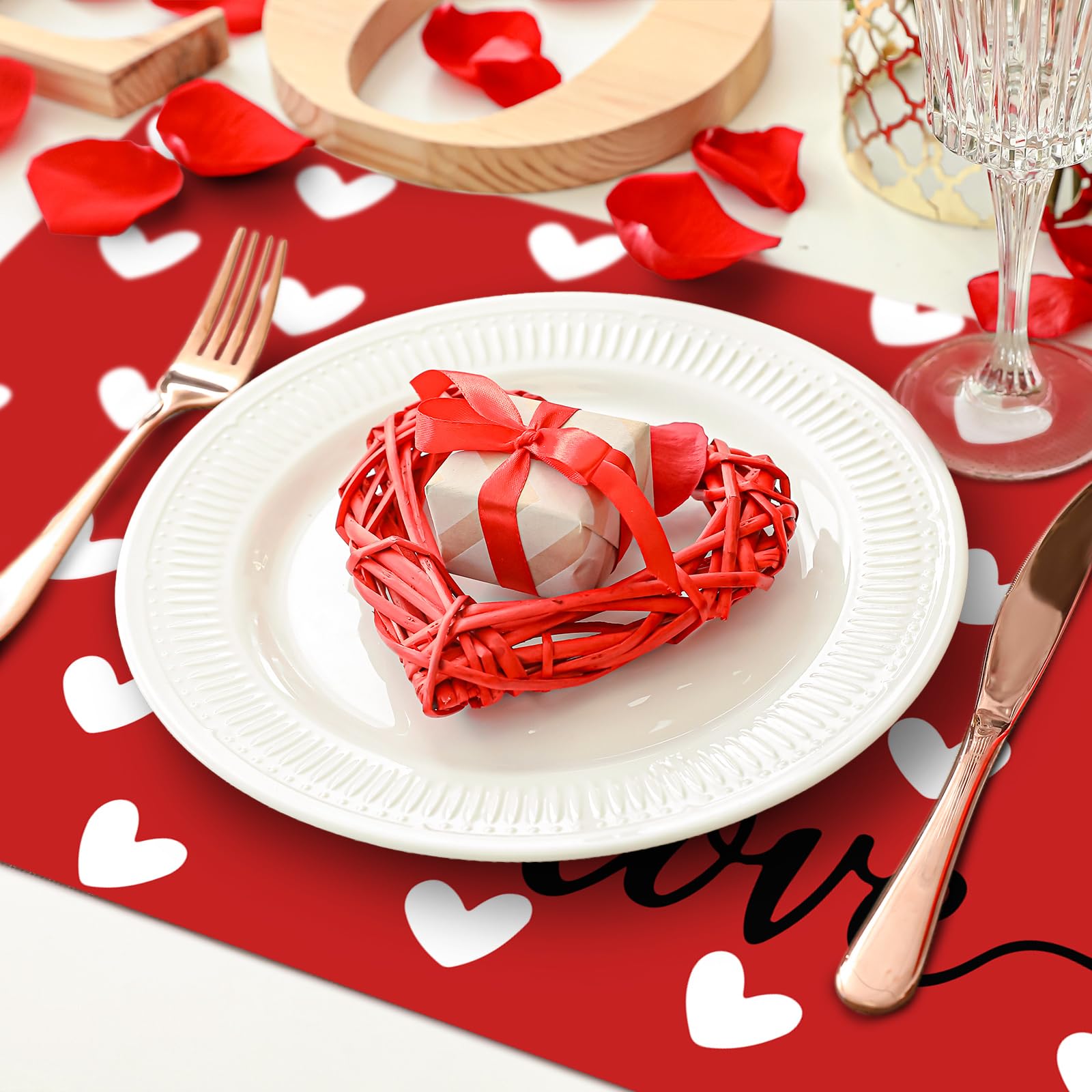 JarThenaAMCS 50 hojas de manteles individuales de papel para el día de San Valentín, diseño de corazón, color rojo y blanco, desechables, para mesa de fiesta, cena, 11 x 17 pulgadas