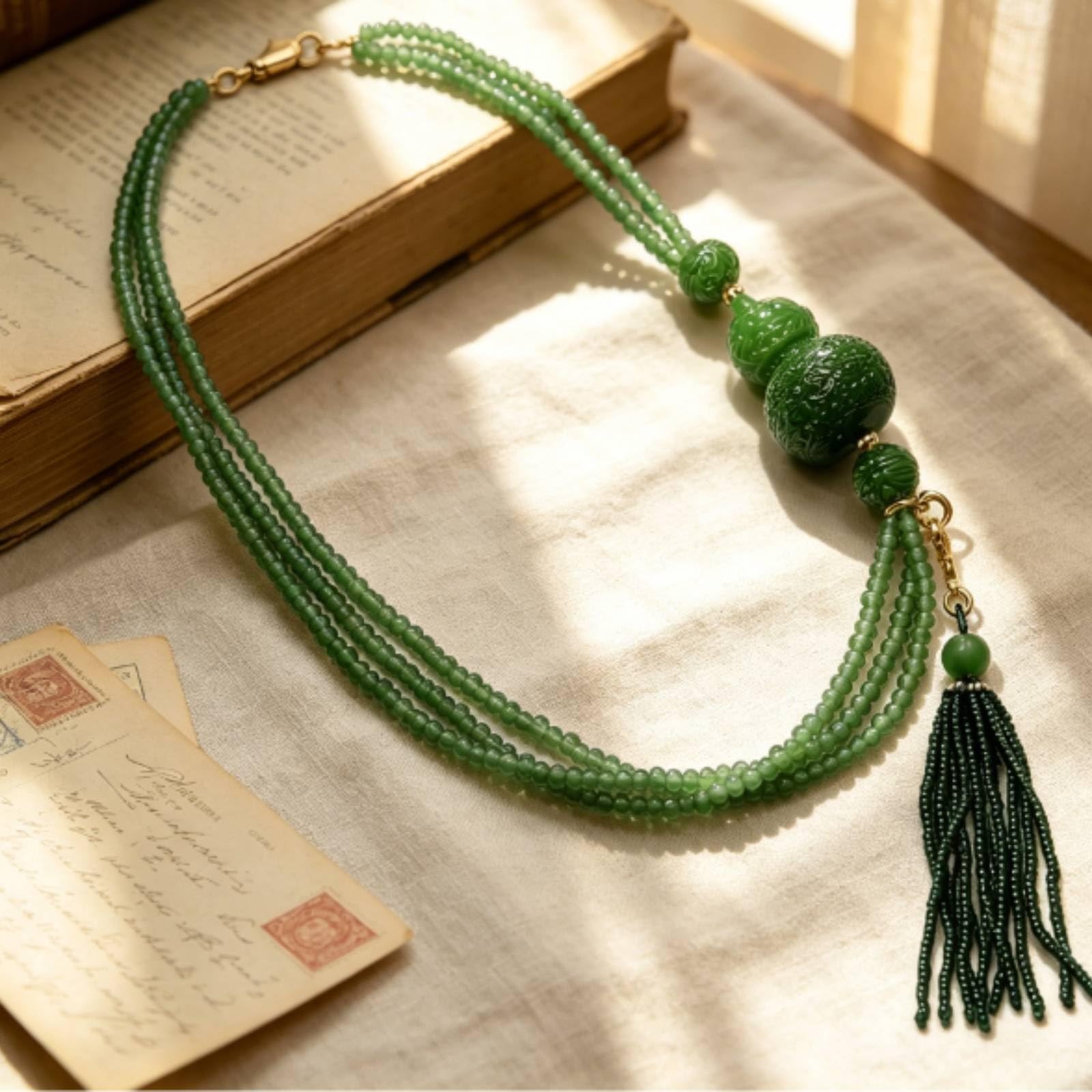 Baoblaze Collana Donna Elegante Collana Multistrato Collana Perline Collana con Pendente Design Vintage con Fili Drappeggiati E Dettagli Scolpiti in Perline Verdi Adatta per Ufficio Uscite
