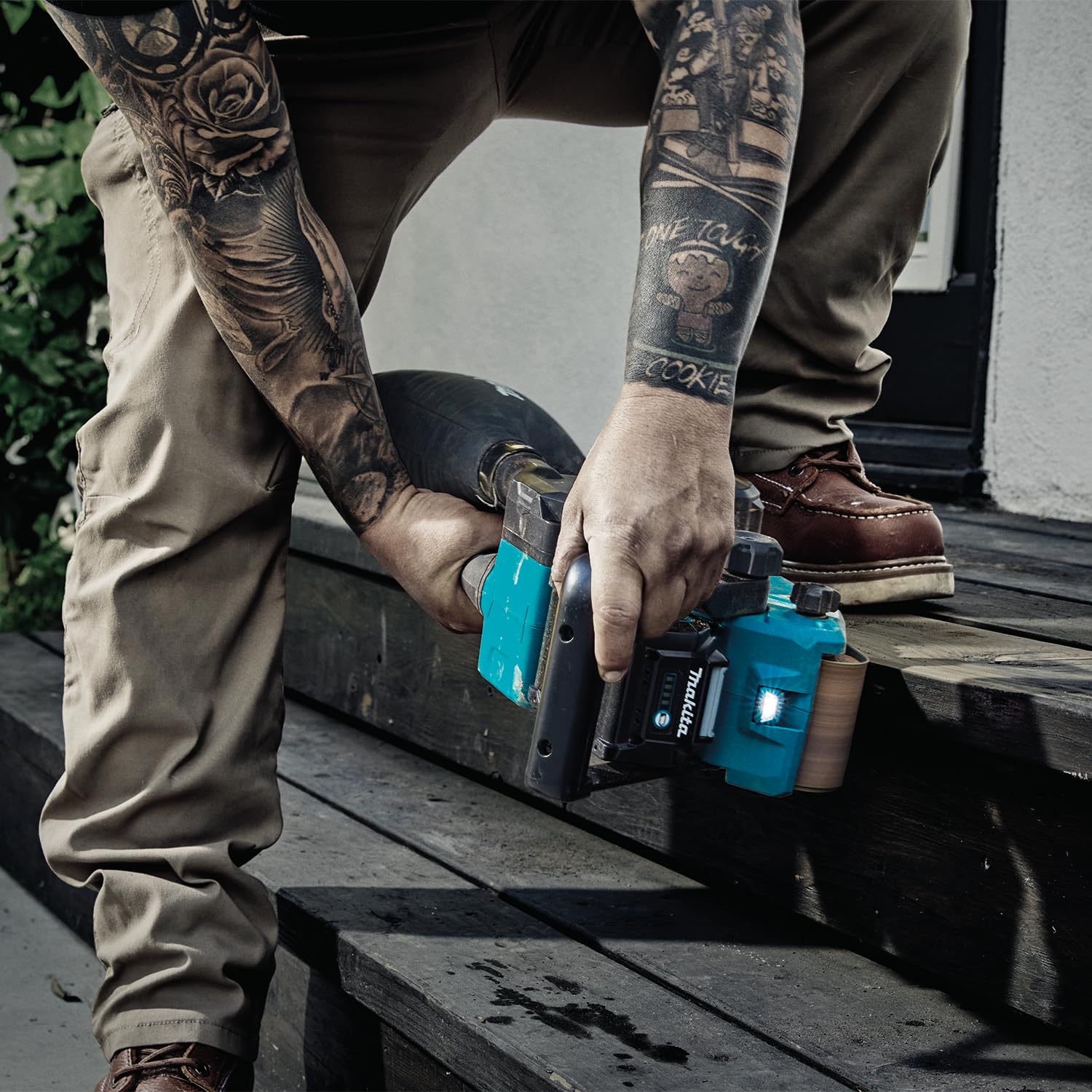 Makita BS001GZ - Smerigliatrice a nastro, 40 V max, larghezza di banda 76 mm, senza batteria e caricatore