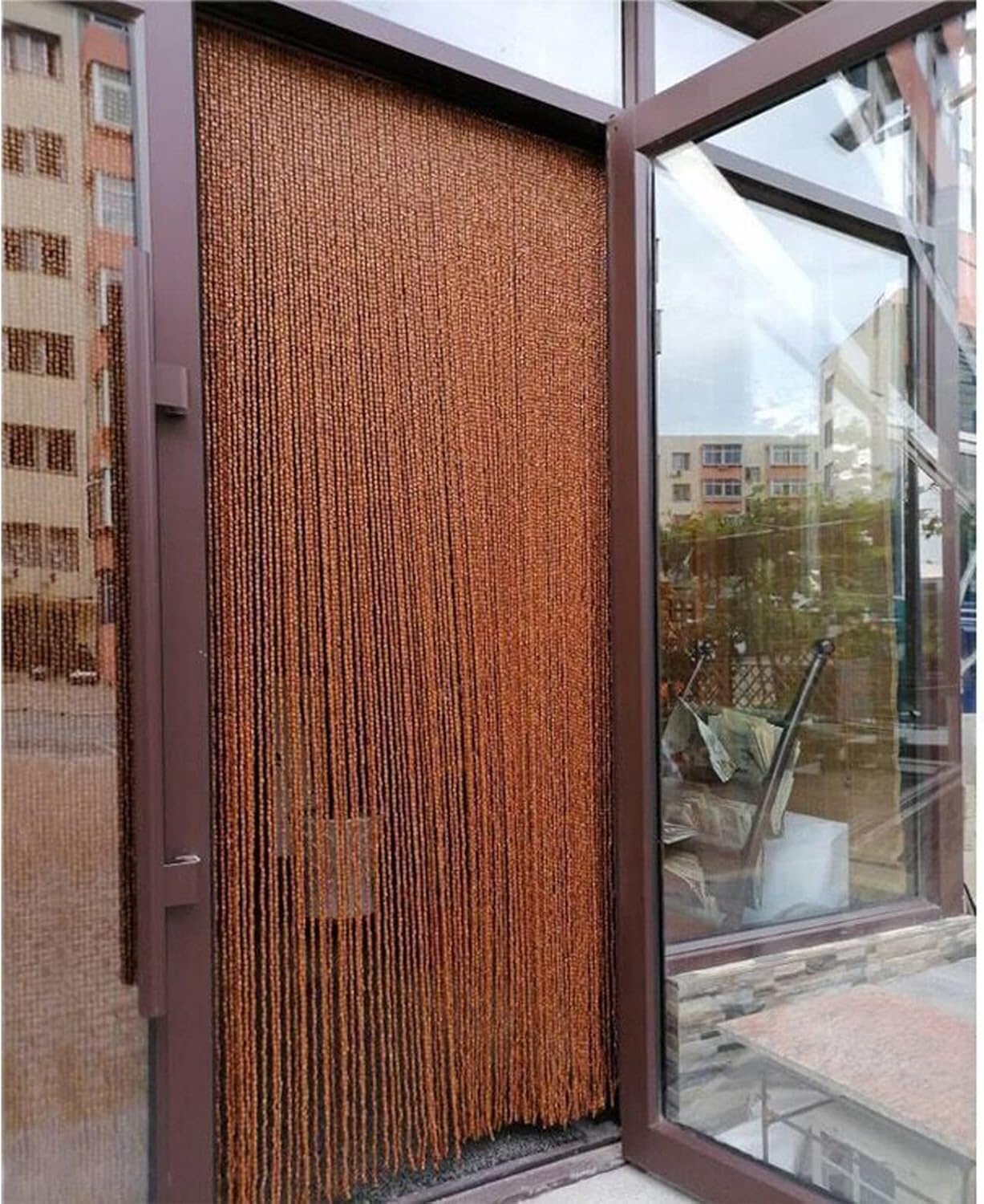 Rideau de porte en perles de bois pour cacher un placard ou séparer une pièce