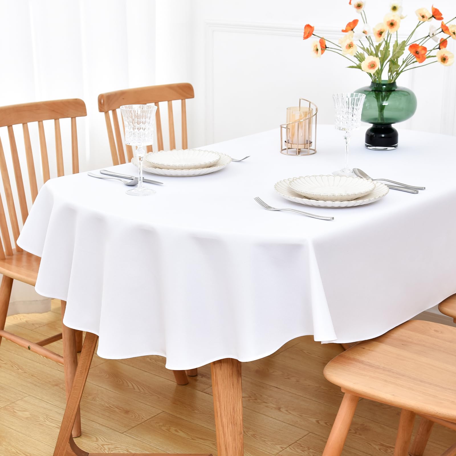 NEWISHER White Oval Tablecloth - 178x230 cm (70x90 inch) - Heavy Duty Polyester Fabric Tablecloths, Washable Solid Table Cover for Dining, Kitchen, Home Party, Outdoor Indoor Use