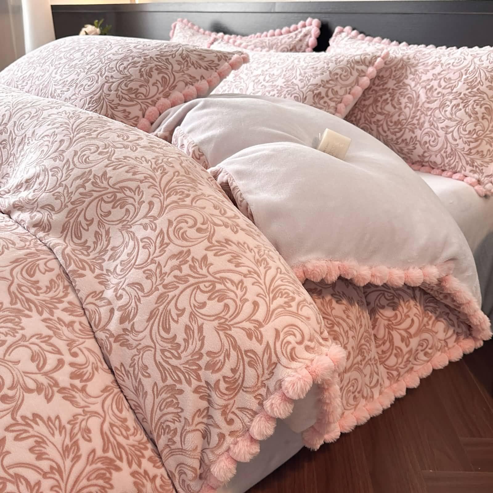 4-częściowy zestaw pościeli na łóżko 180 cm, poszwa na kołdrę 200 x 230 cm, prześcieradło z gumką 180 x 200 cm i 2 poszewki na poduszkę, wzór liści, mikrofibra, poliester, różowy