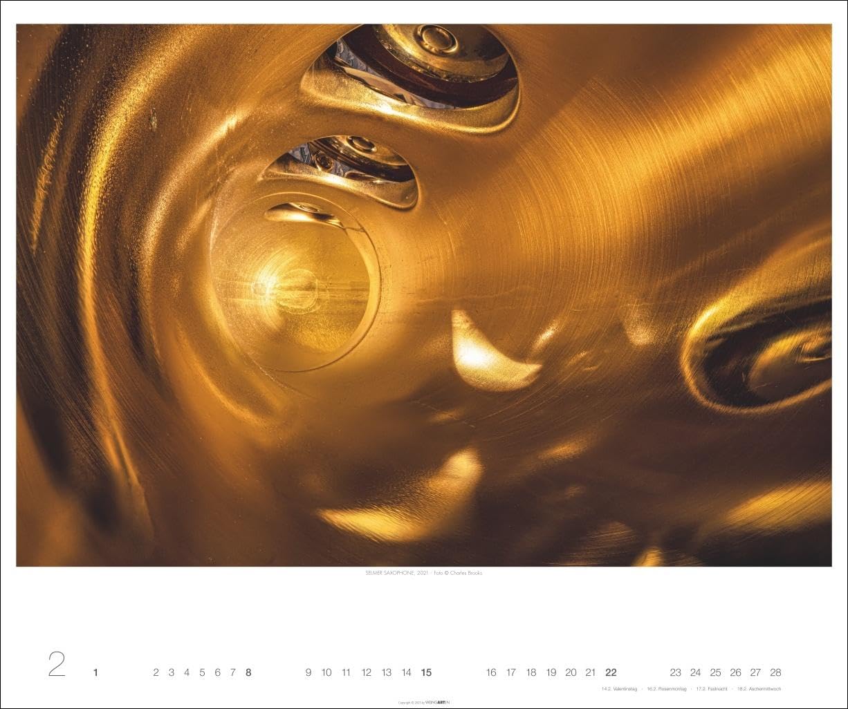 Architecture in Music Kalender 2026 - Musikinstrumente von innen: Charles Brooks‘ Fotokunst in einem großen Wandkalender, der neue Perspektiven eröffnet. Querformat 55 x 46 cm