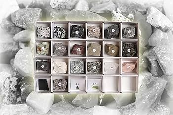 SPECIMENS ROCKS & MINERALS 鉱物岩石標本全２巻　80種 SPECIMENS ROCKS & MINERALS 鉱物岩石標本全2巻 80種 - メルカリ