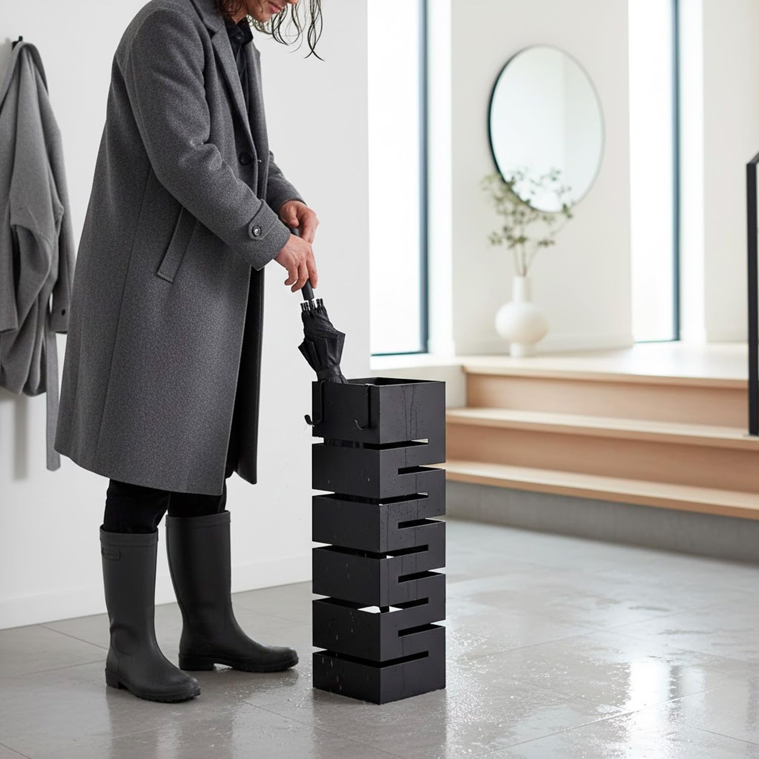 Arreditaly Portaombrelli In Acciaio Zincato Per Interno Esterno Con Vaschetta Scolapioggia 2 Ganci Removibili Base Antiscivolo e Struttura Robusta Design Moderno 49 x 15,5 x 15.5 Cm (Nero)