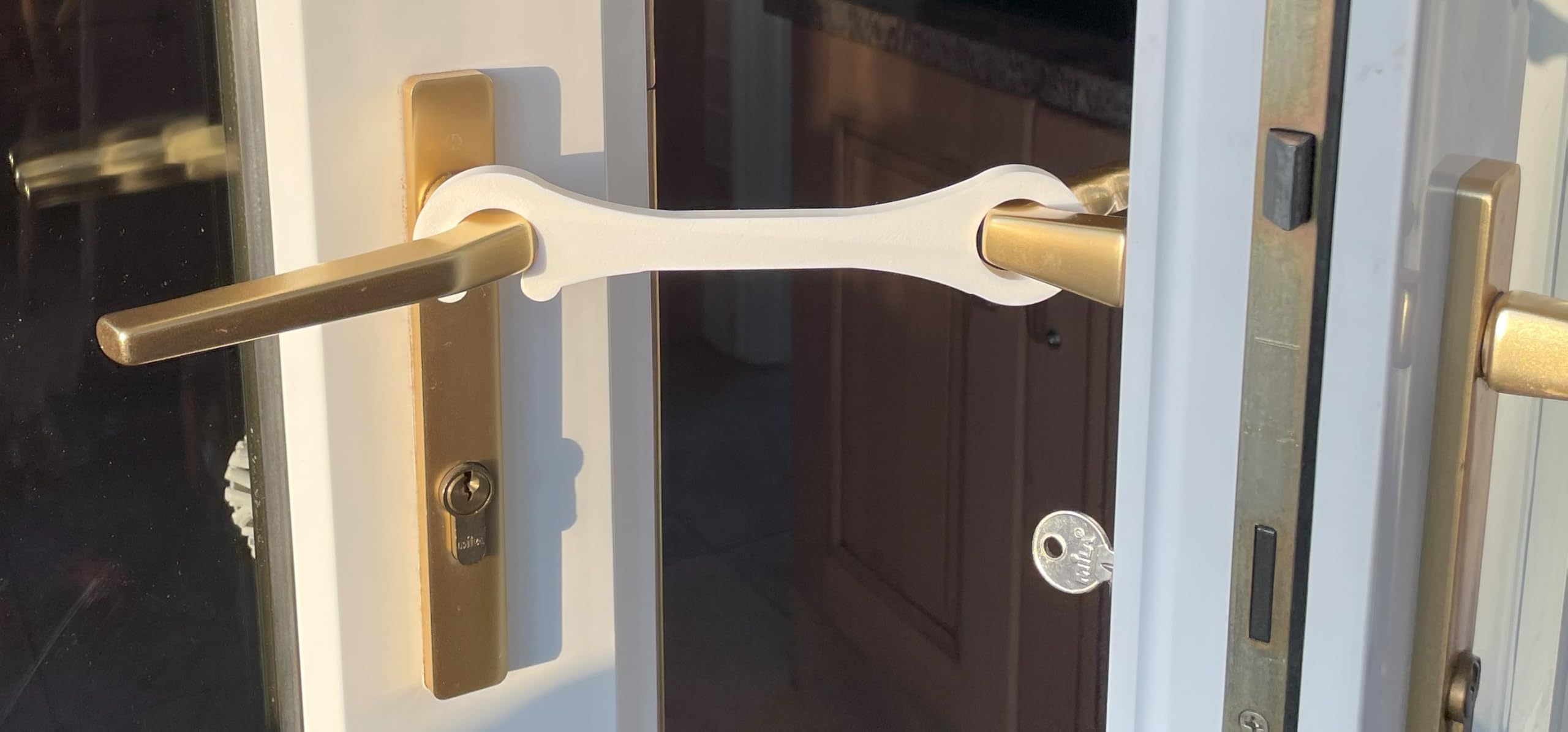 French Door Stay - Hold Open Patio Door Holder (Restraint) Prevents Slamming, Great for Small Pets, White, Standard - Image 2