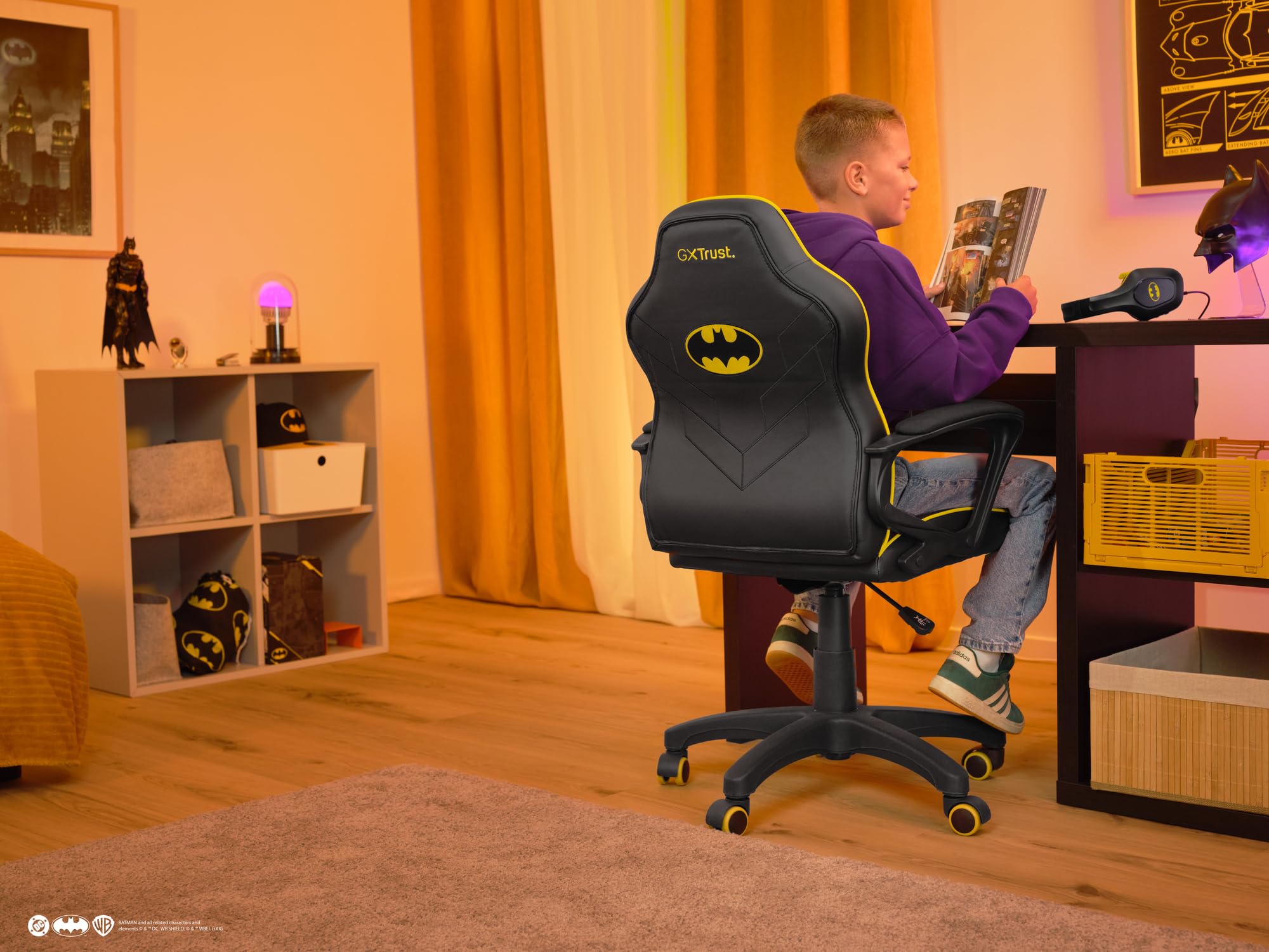 GXTrust Revvo Batman Lizenziert Gaming Stuhl für Kinder 4-12 Jahren | Gepolsterte Armlehne, Gasfeder Klasse 3, Stoffpolsterung, Höhenverstellbarer Schreibtischstuhl, Schwarz