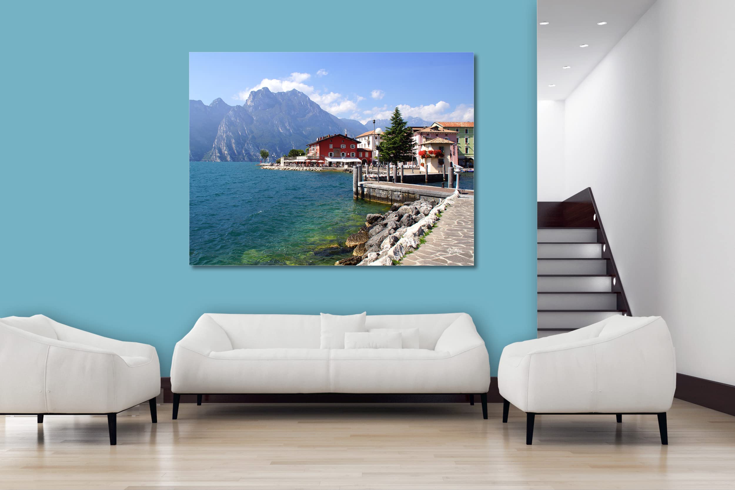 Glücksvilla - Gardasee Torbole (Acrylglas-Bild 5 mm, 40 x 30 cm) aus DE - Kunstdruck XXL Deko-Wandbild quer - See Italien Berge Boje Steg Tirol Riva