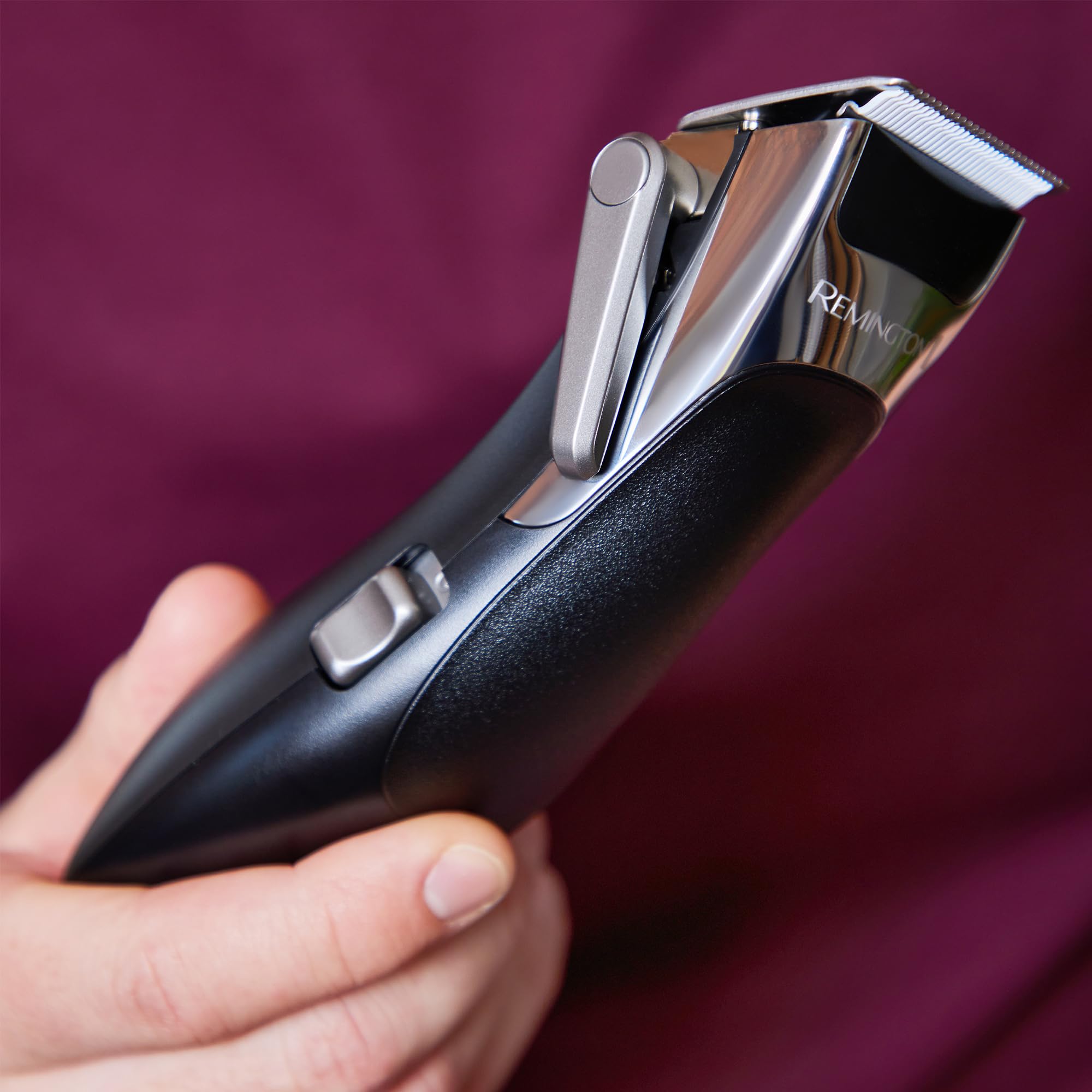 Remington Máquina de Cortar Pelo Stylist, Cortapelos con Cable e Inalámbrico, Cuchillas de Cerámica Avanzada, 8 Peines, 40 min Autonomía, Palanca Selección Longitud, Maletín y 5 Accesorios - HC363C, unisex.