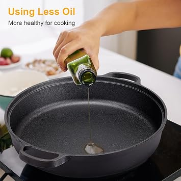 Warmiehomy Cast Iron Griddle Pan,35cm Pre-Seasoned Non-Stick Grill Pan,Round BBQ Skillet with 2 Handles for Gas Induction Hob,Flat Surface