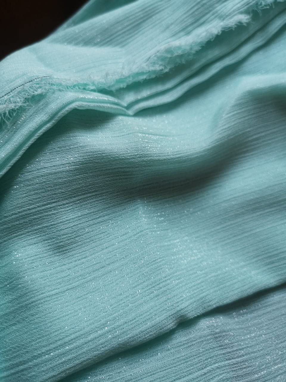 Tela Para Vestido De Crepé De Gasa Con Bordado Floral Dorado Zari