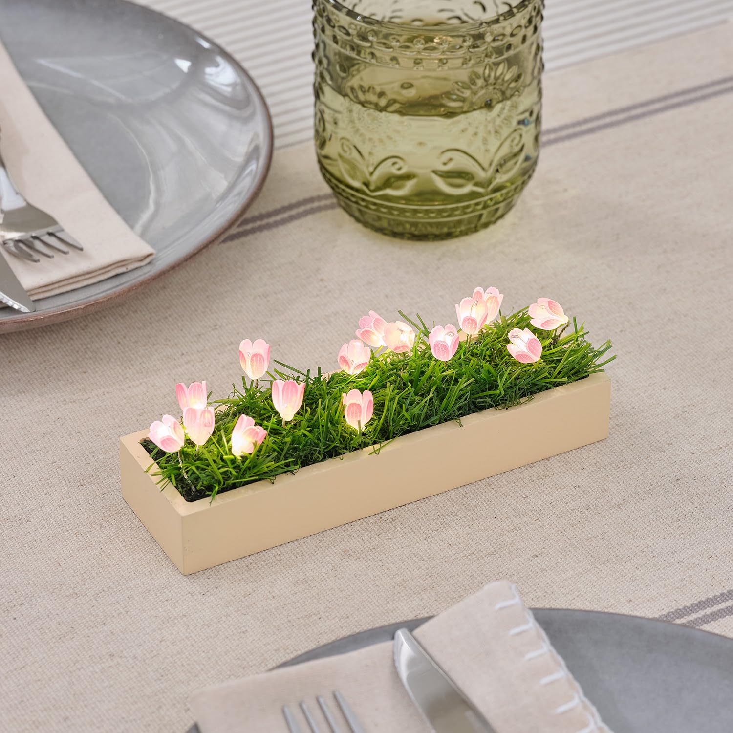 Lights4fun Miniature Tulip Table Top Decoration with LED Lights, Artificial Spring Floral Arrangement for Table Décor, Shelves & Seasonal Home Styling