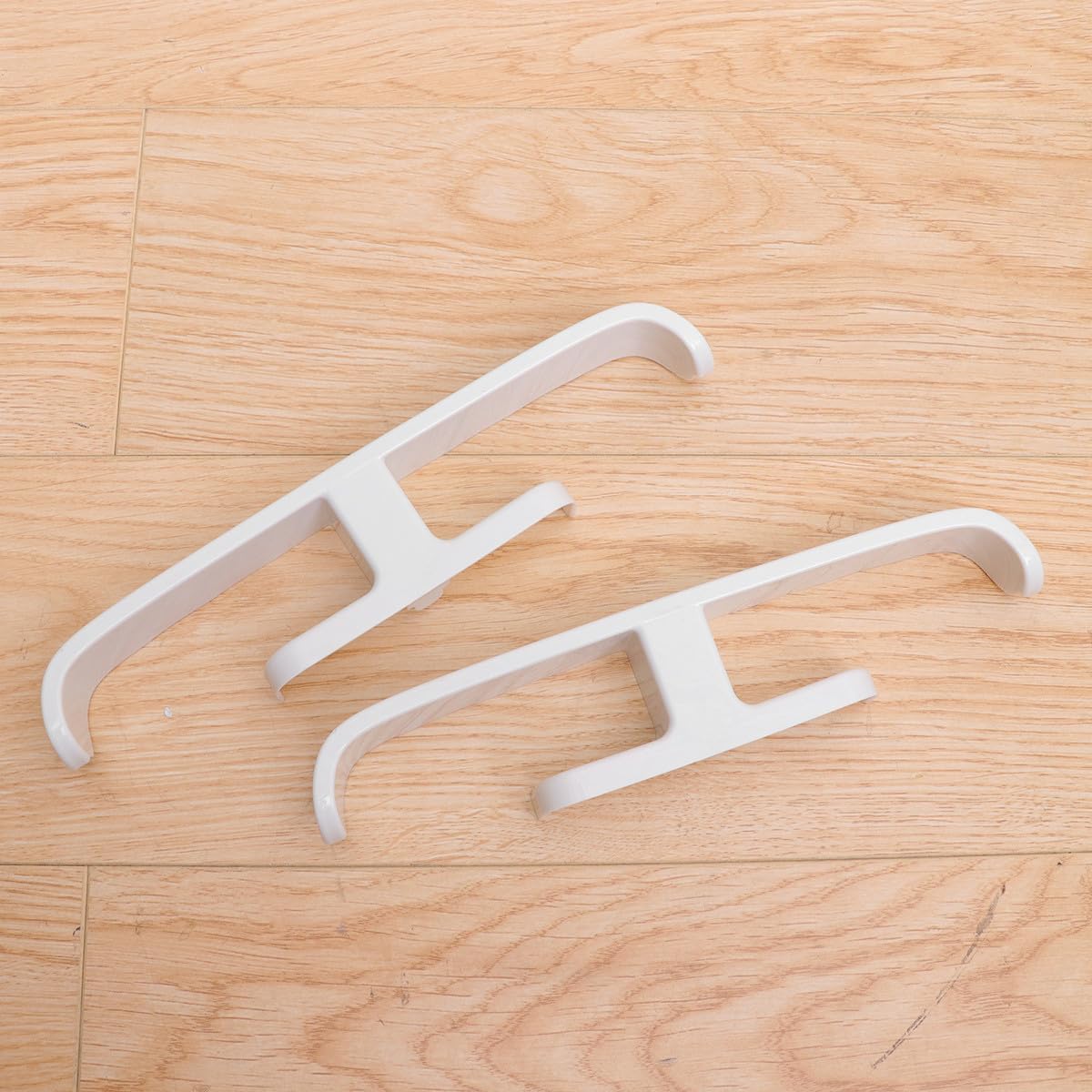 5pcs Wall-Mounted Slippers Holder Organizer Plastic Sticky Shoes Storage Rack for Bathroom and Hallway Space-Saving Design for Slippers Flip-Flops and Sandals White